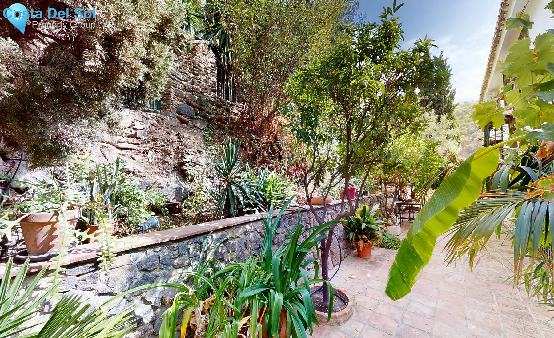 Detached Villa in Sayalonga-1441928