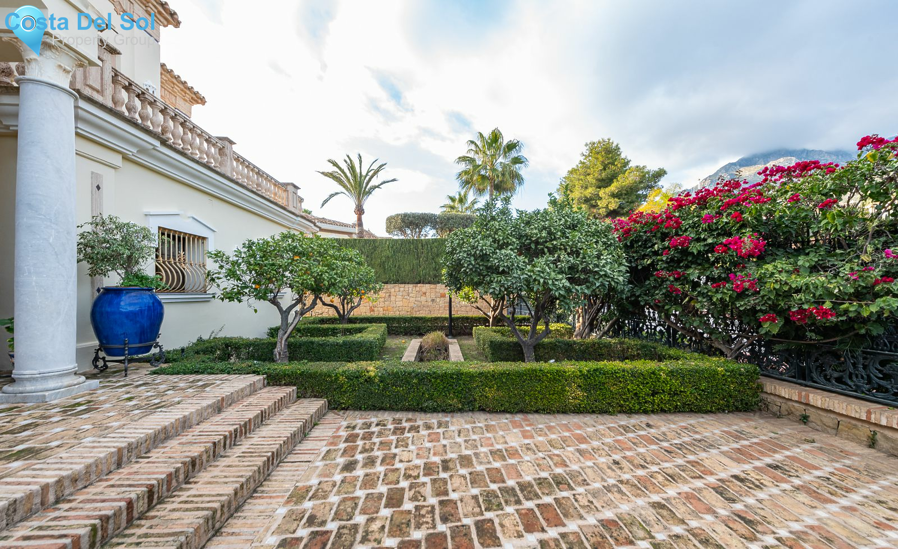 Detached Villa in Sierra Blanca-1161710