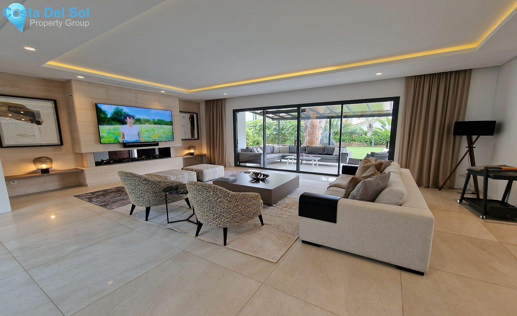 Detached Villa in The Golden Mile-1135818