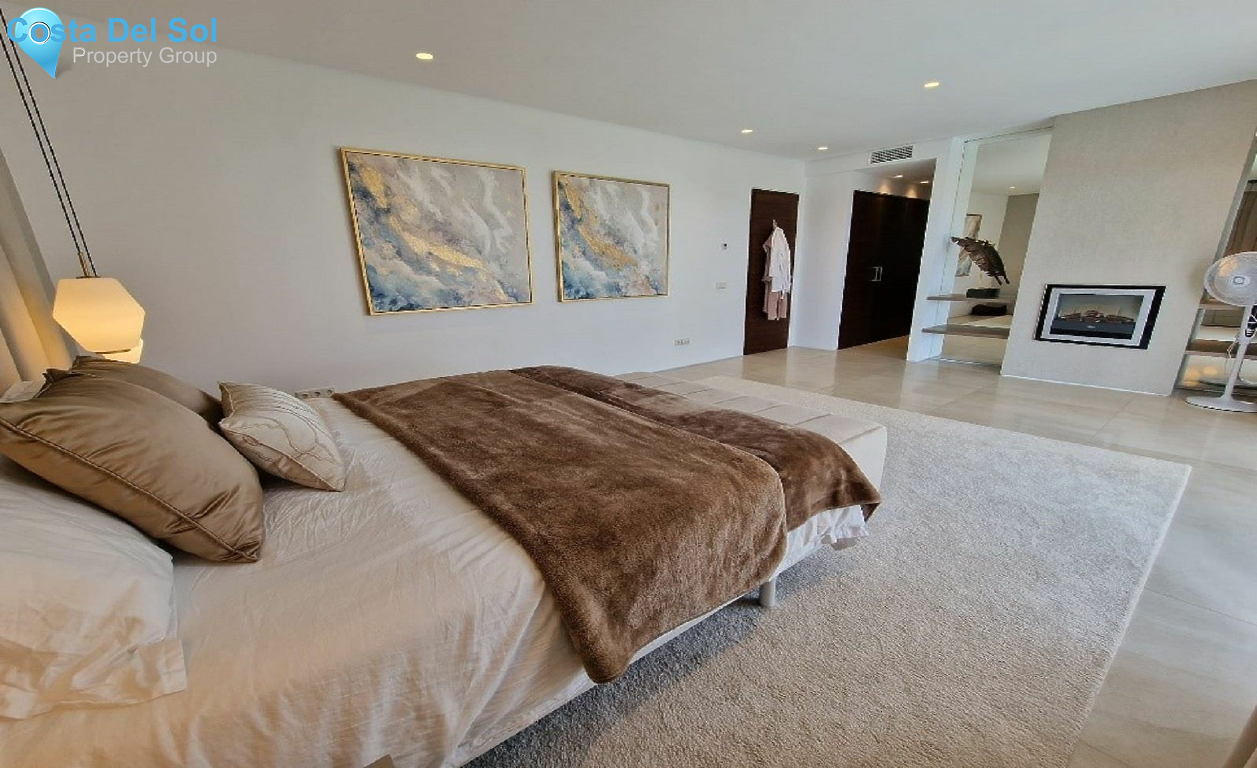 Detached Villa in The Golden Mile-1135822