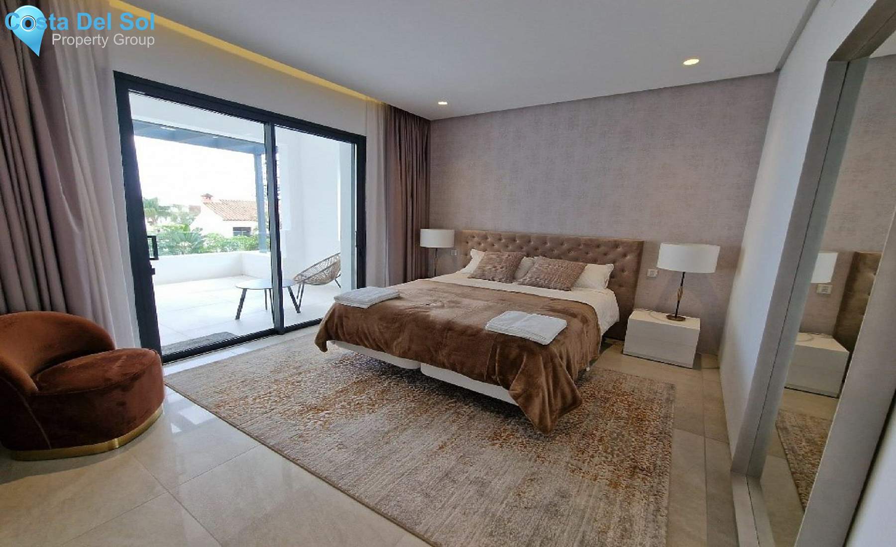 Detached Villa in The Golden Mile-1135824