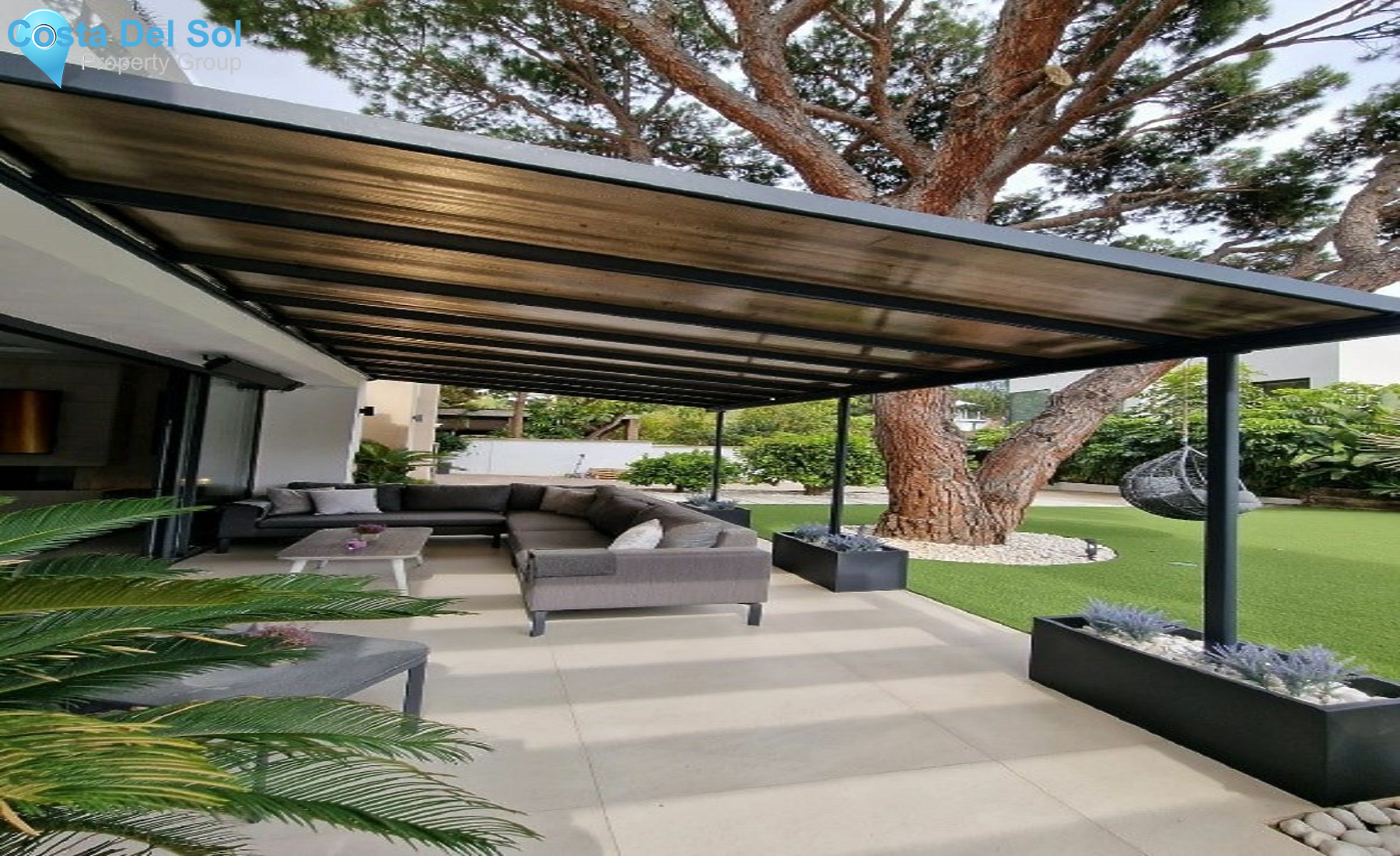 Detached Villa in The Golden Mile-1135810