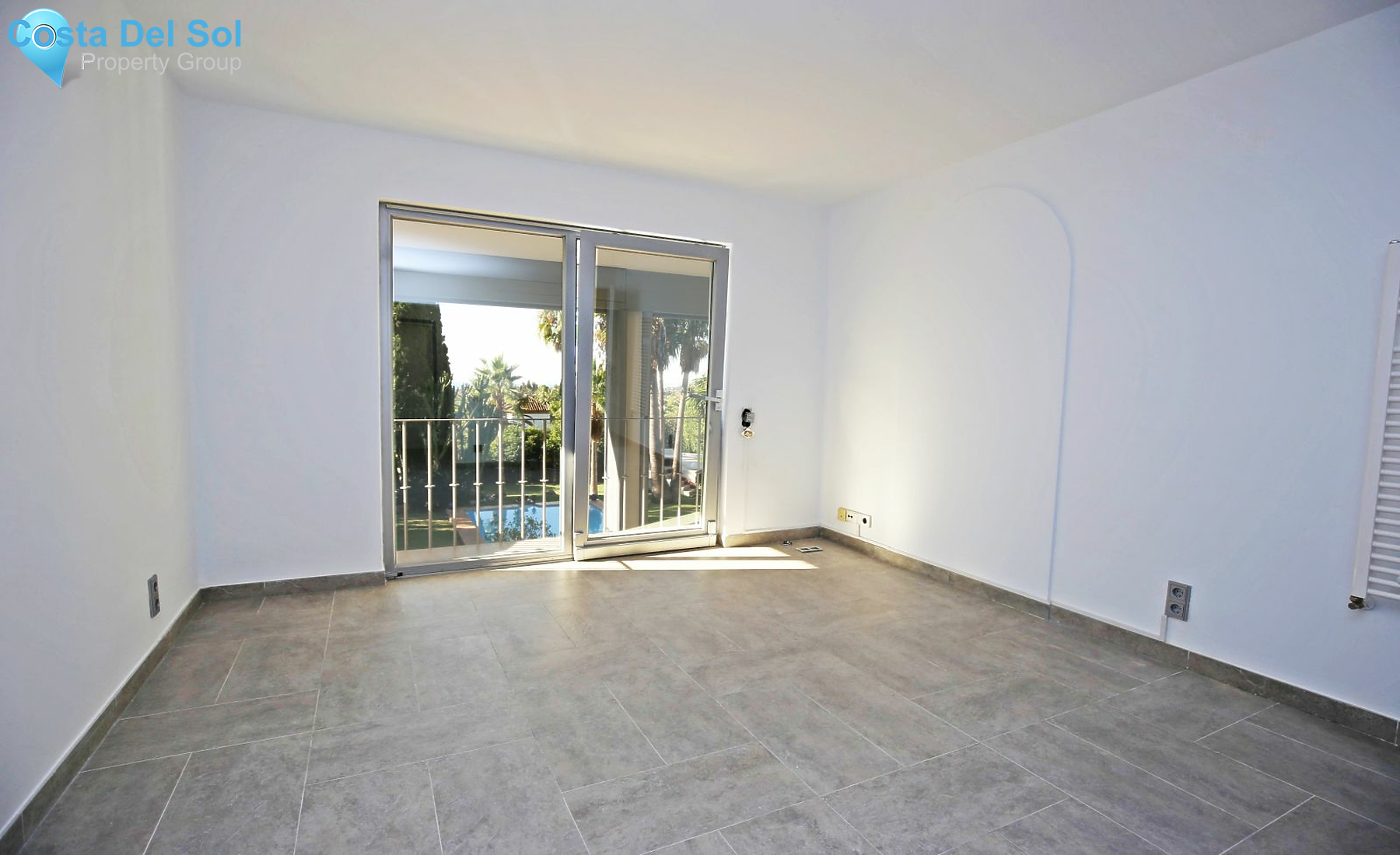 Detached Villa in The Golden Mile-1139583