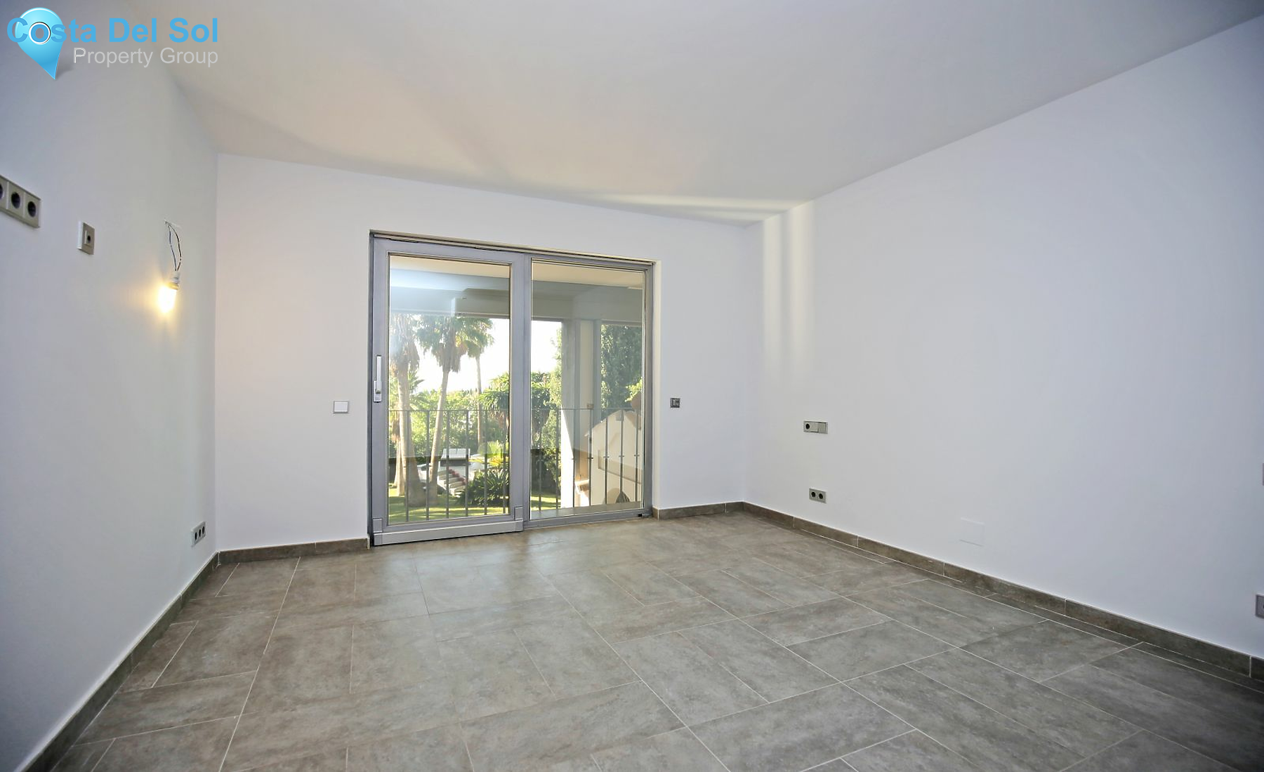 Detached Villa in The Golden Mile-1139590