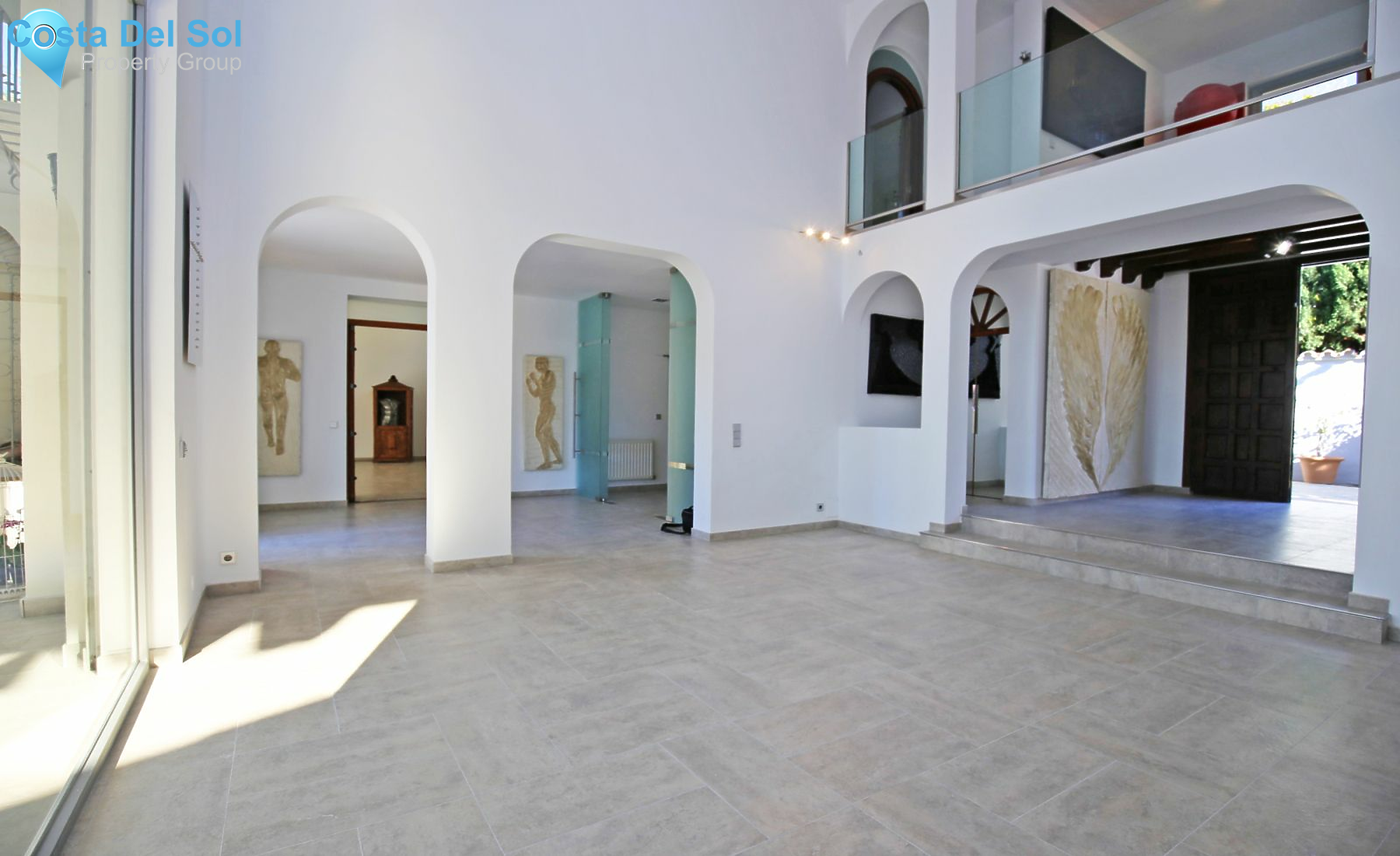 Detached Villa in The Golden Mile-1139575