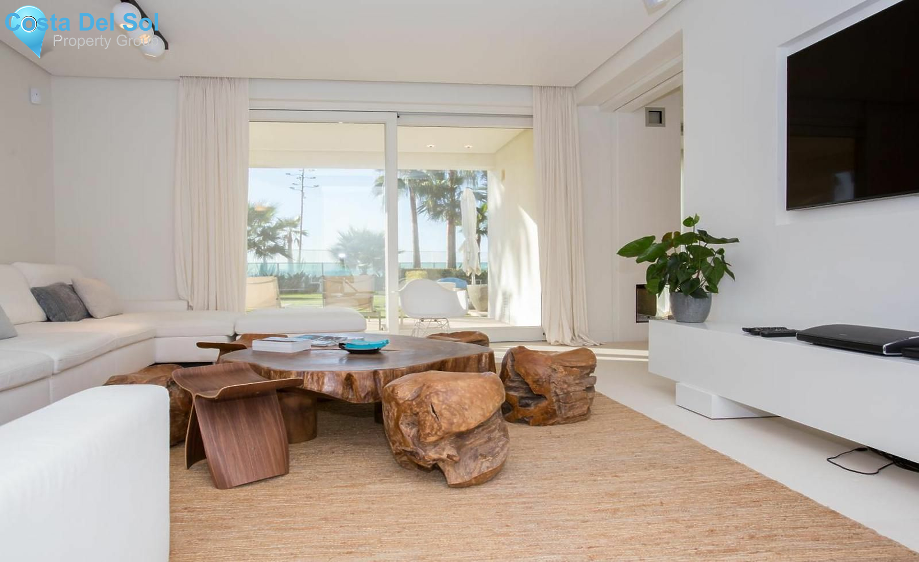 Detached Villa in The Golden Mile-1151942