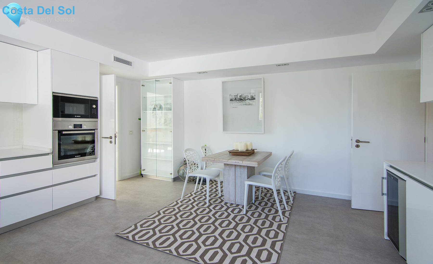 Detached Villa in The Golden Mile-1203296