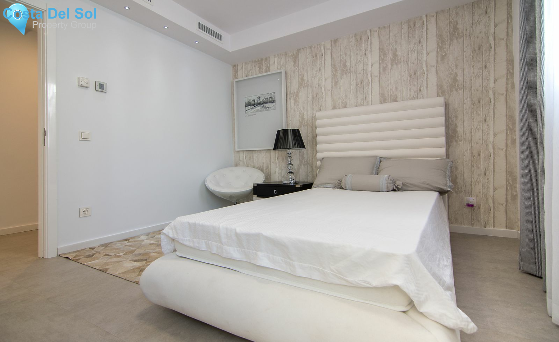 Detached Villa in The Golden Mile-1203301