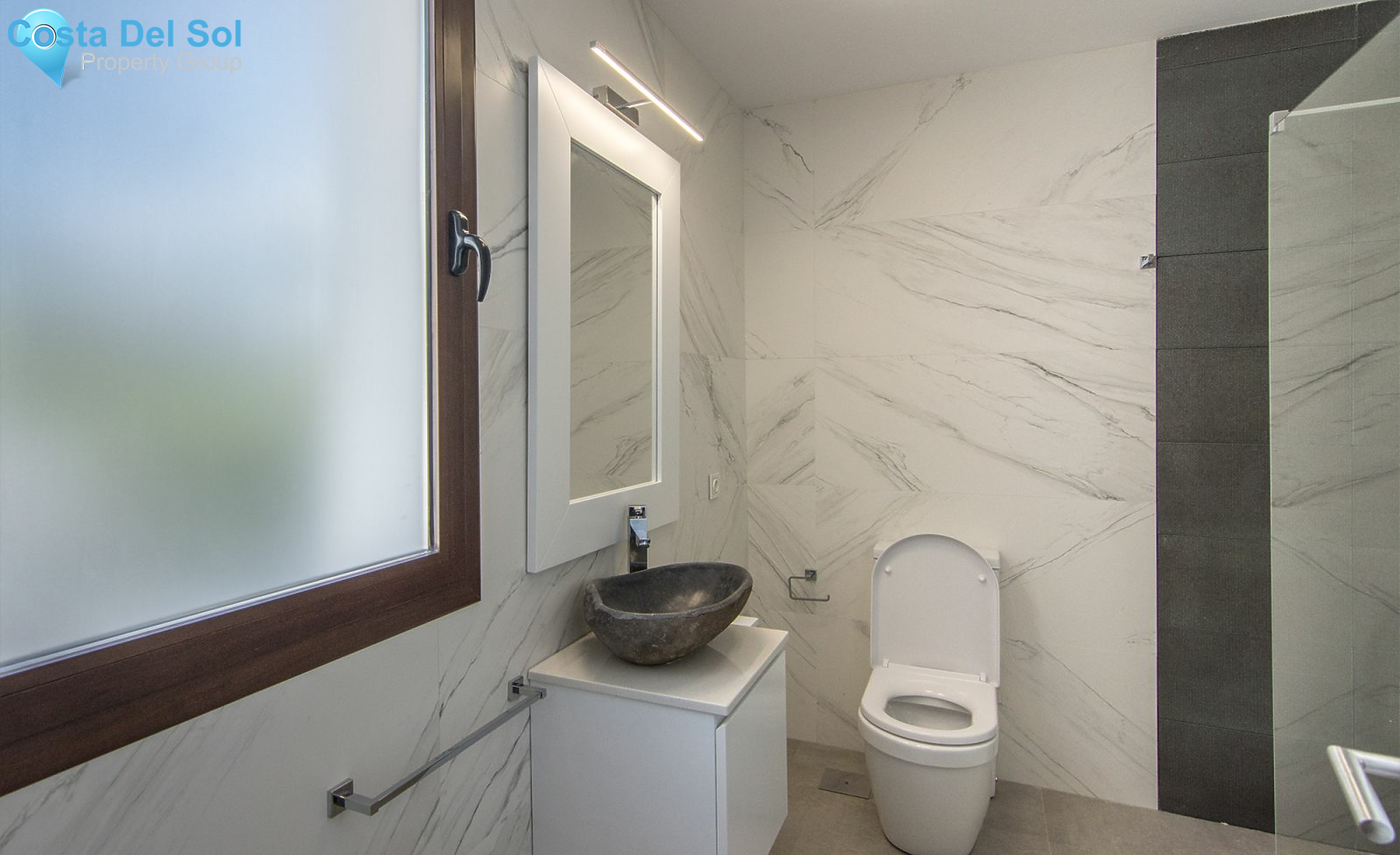 Detached Villa in The Golden Mile-1203303