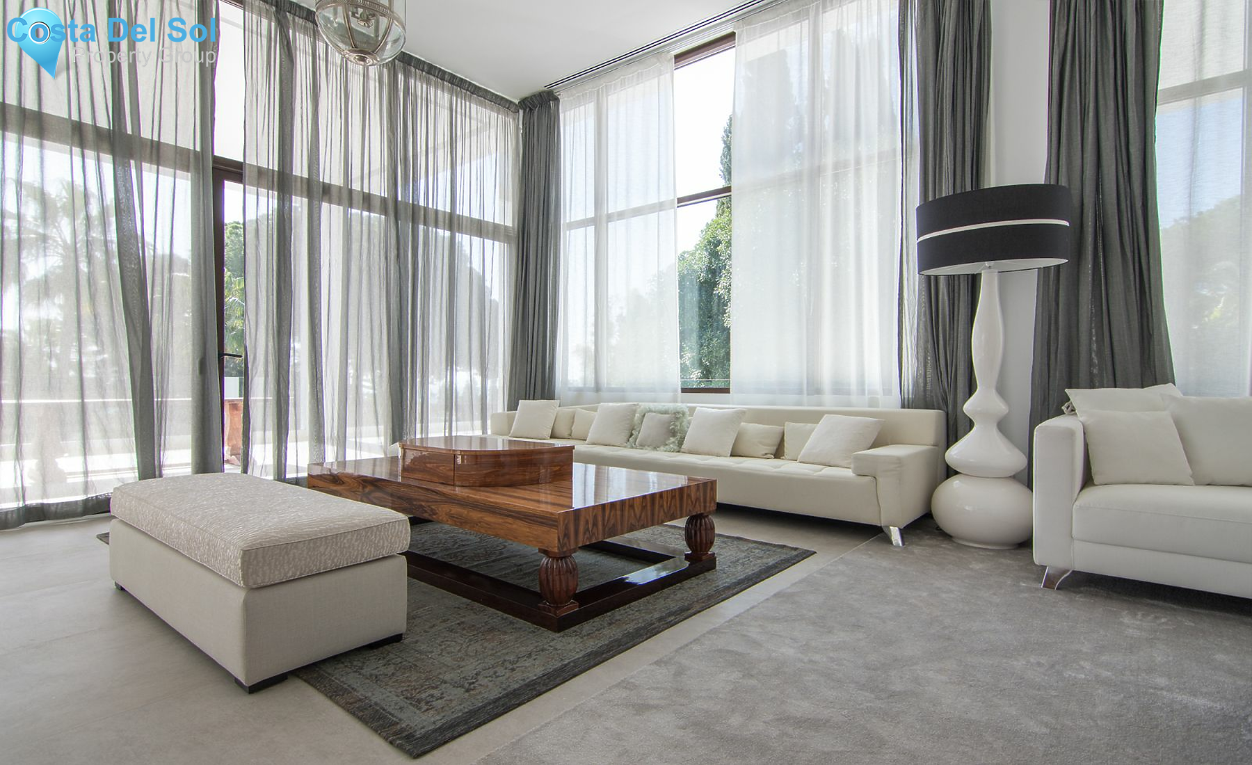 Detached Villa in The Golden Mile-1203289