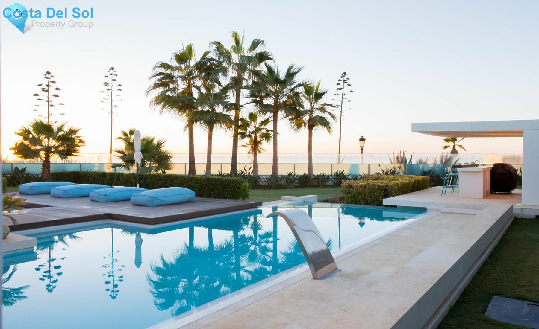 Detached Villa in The Golden Mile-1396522