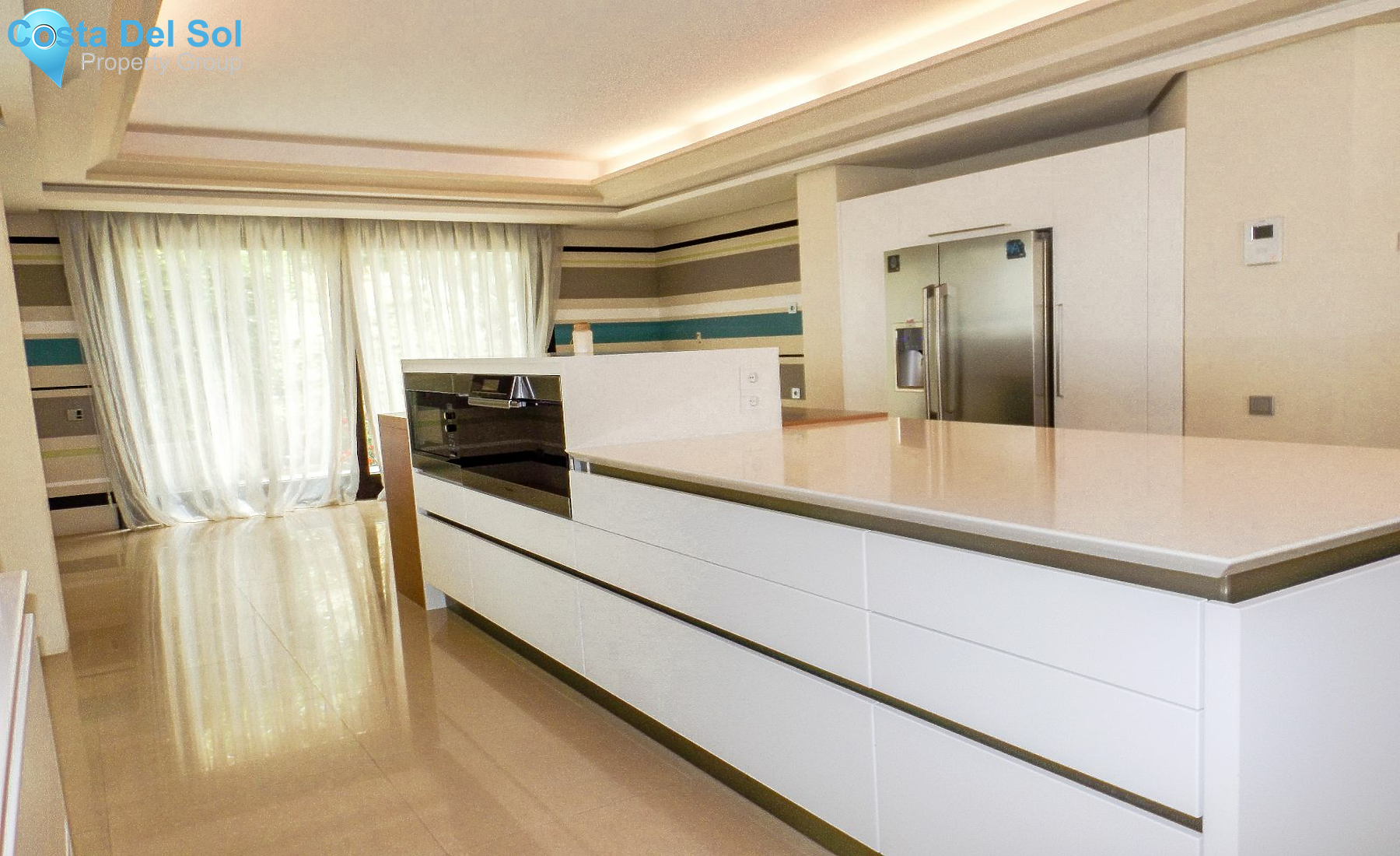 Detached Villa in The Golden Mile-1418724