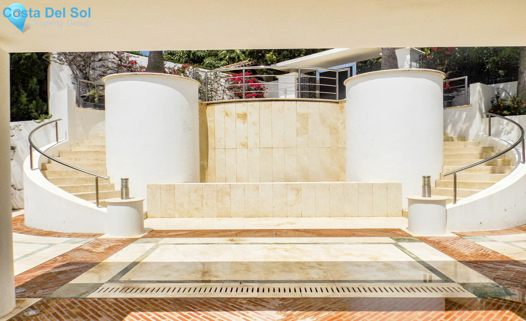 Detached Villa in The Golden Mile-1418730