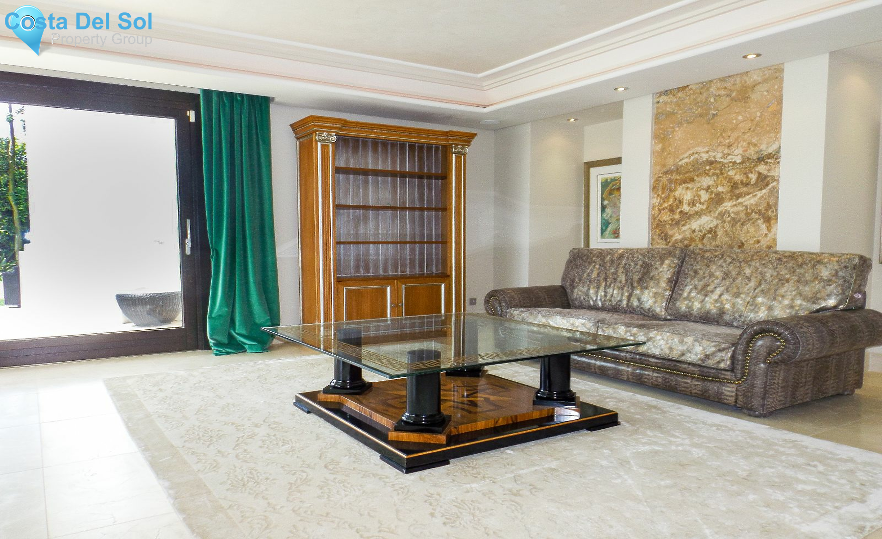 Detached Villa in The Golden Mile-1418718