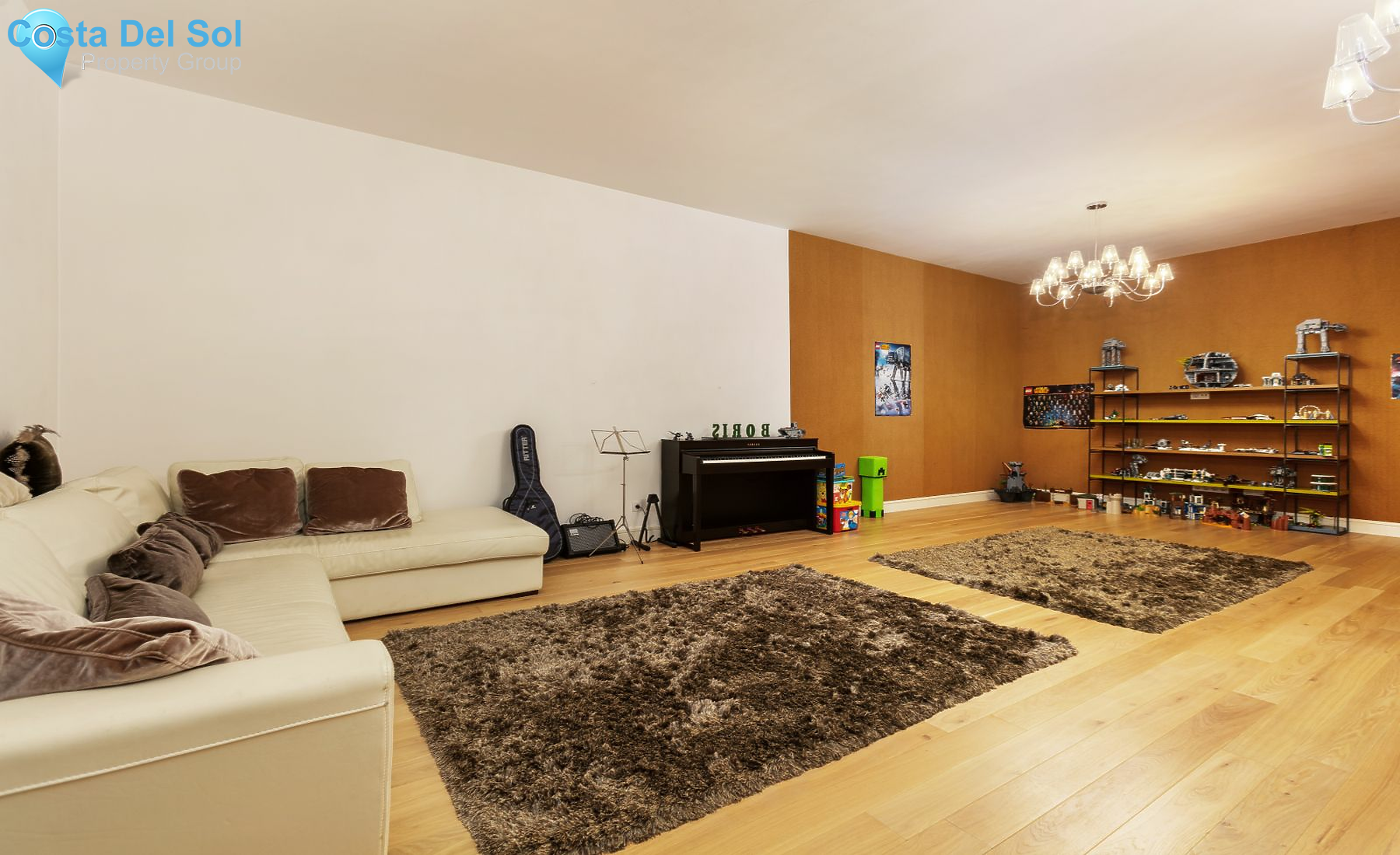 Detached Villa in The Golden Mile-1448545