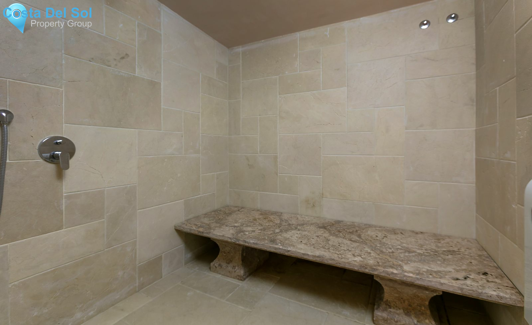 Detached Villa in The Golden Mile-1448547