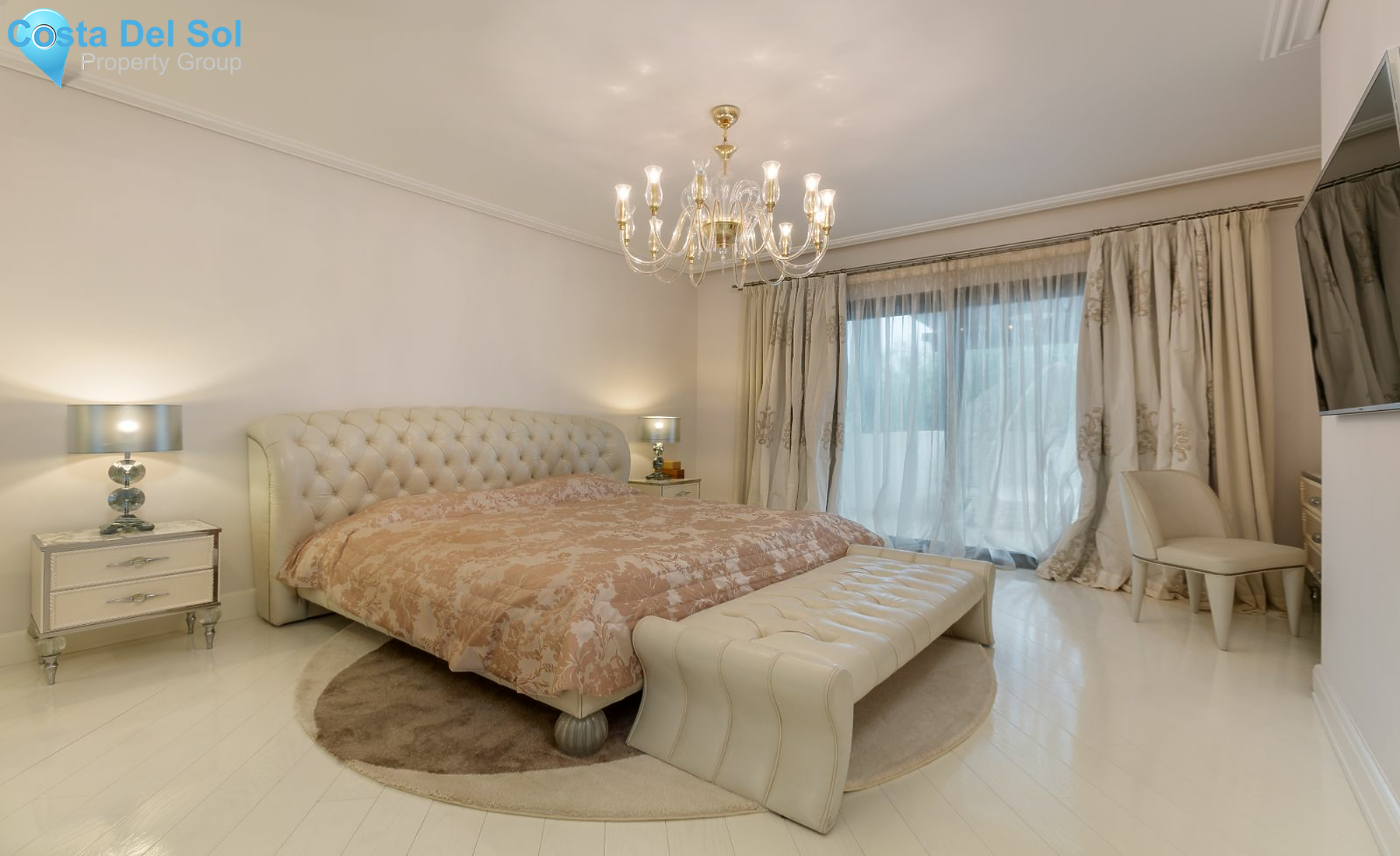 Detached Villa in The Golden Mile-1448536