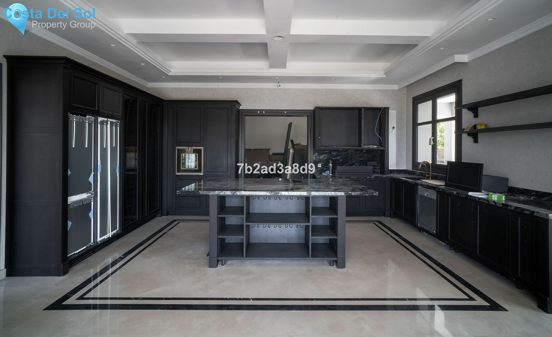 Detached Villa in The Golden Mile-1480199