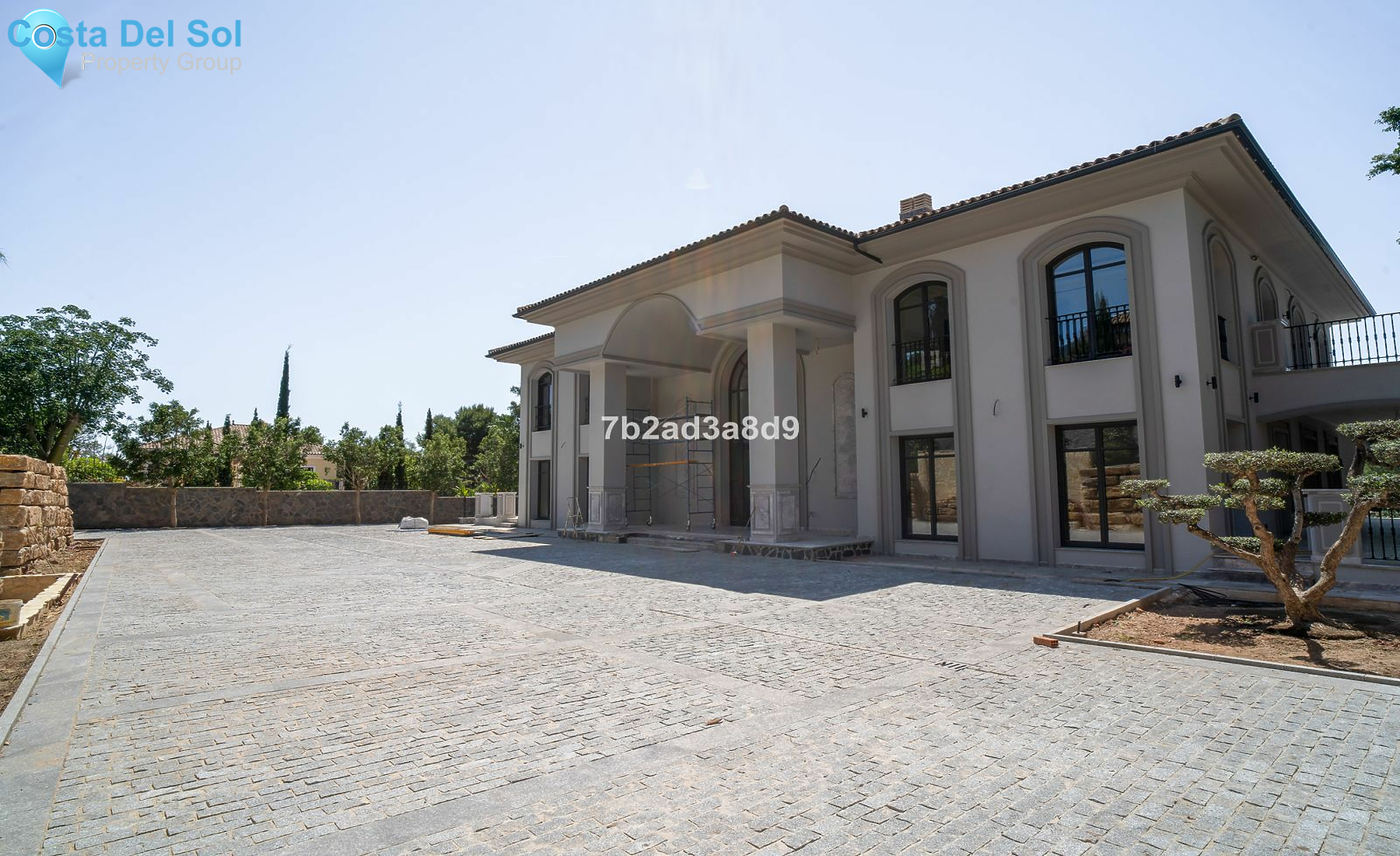 Detached Villa in The Golden Mile-1480203