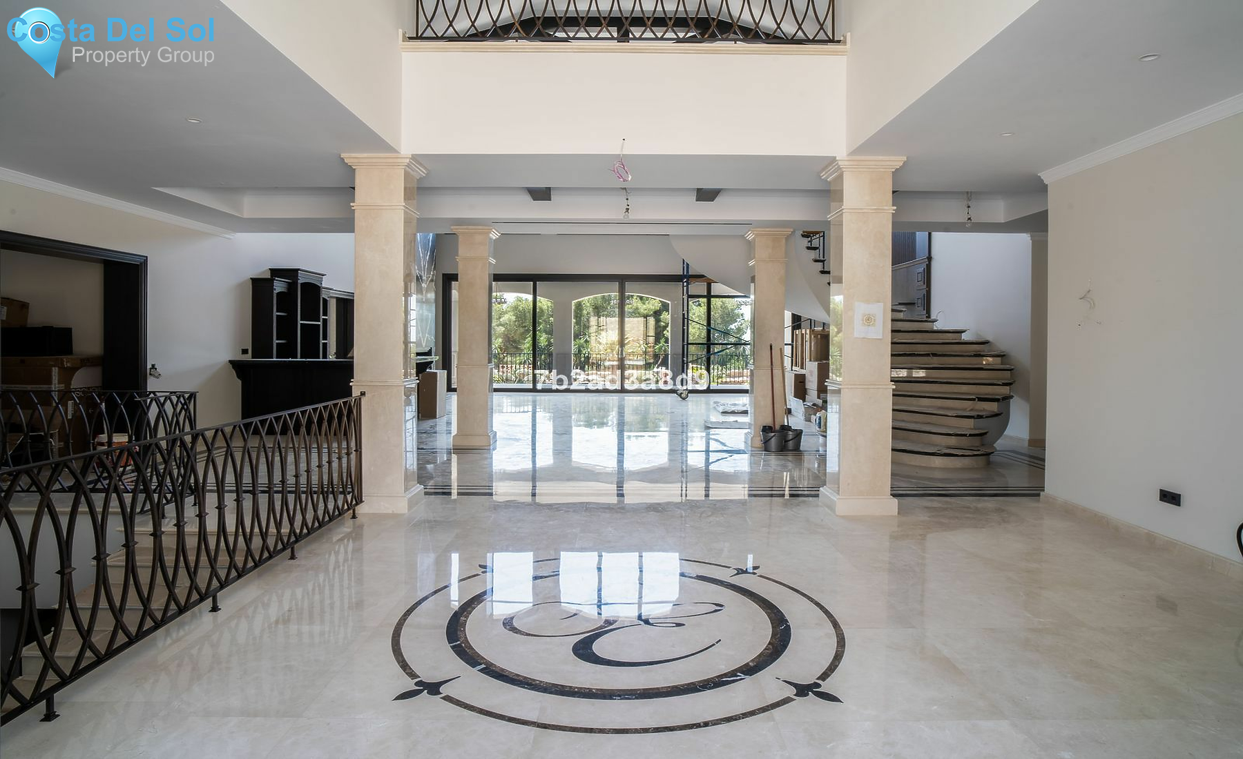 Detached Villa in The Golden Mile-1480192