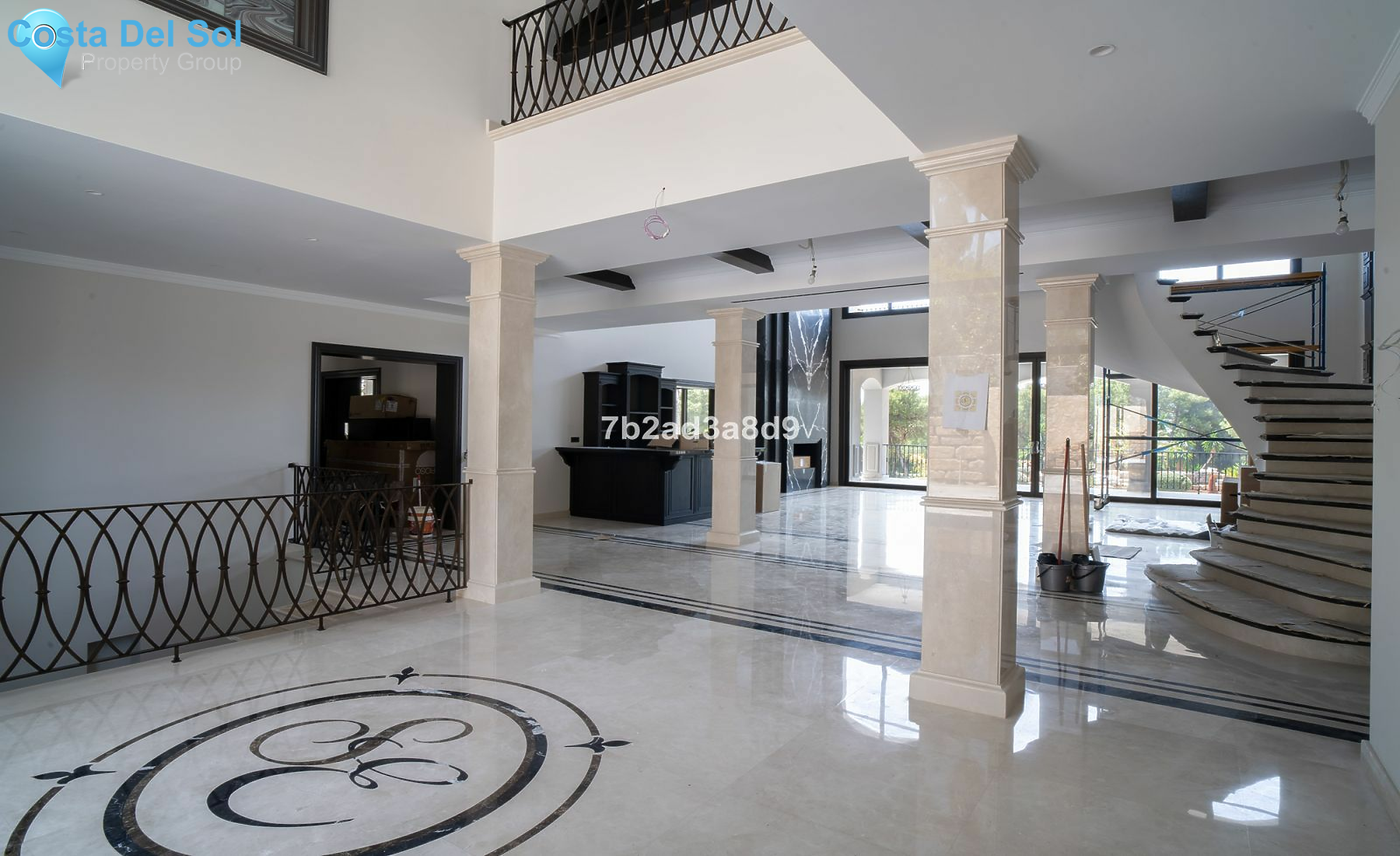 Detached Villa in The Golden Mile-1480193