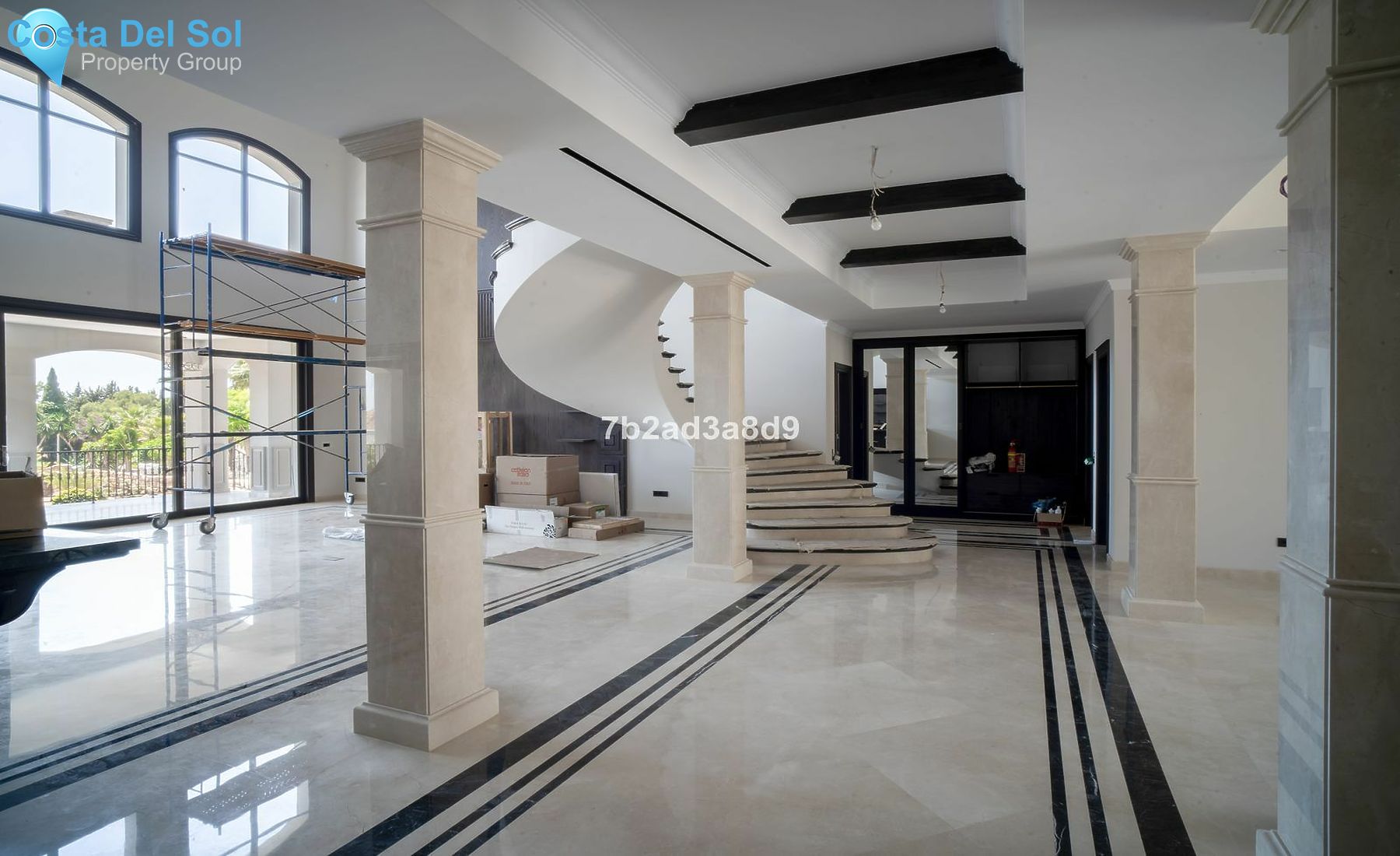 Detached Villa in The Golden Mile-1480194