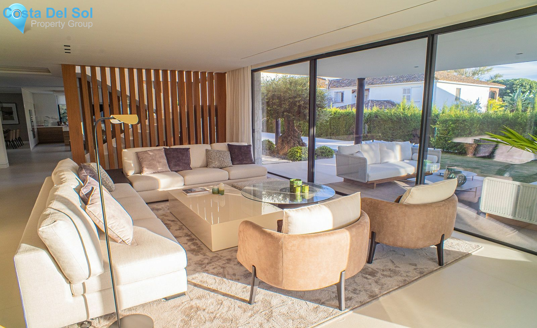 Detached Villa in The Golden Mile-1529873