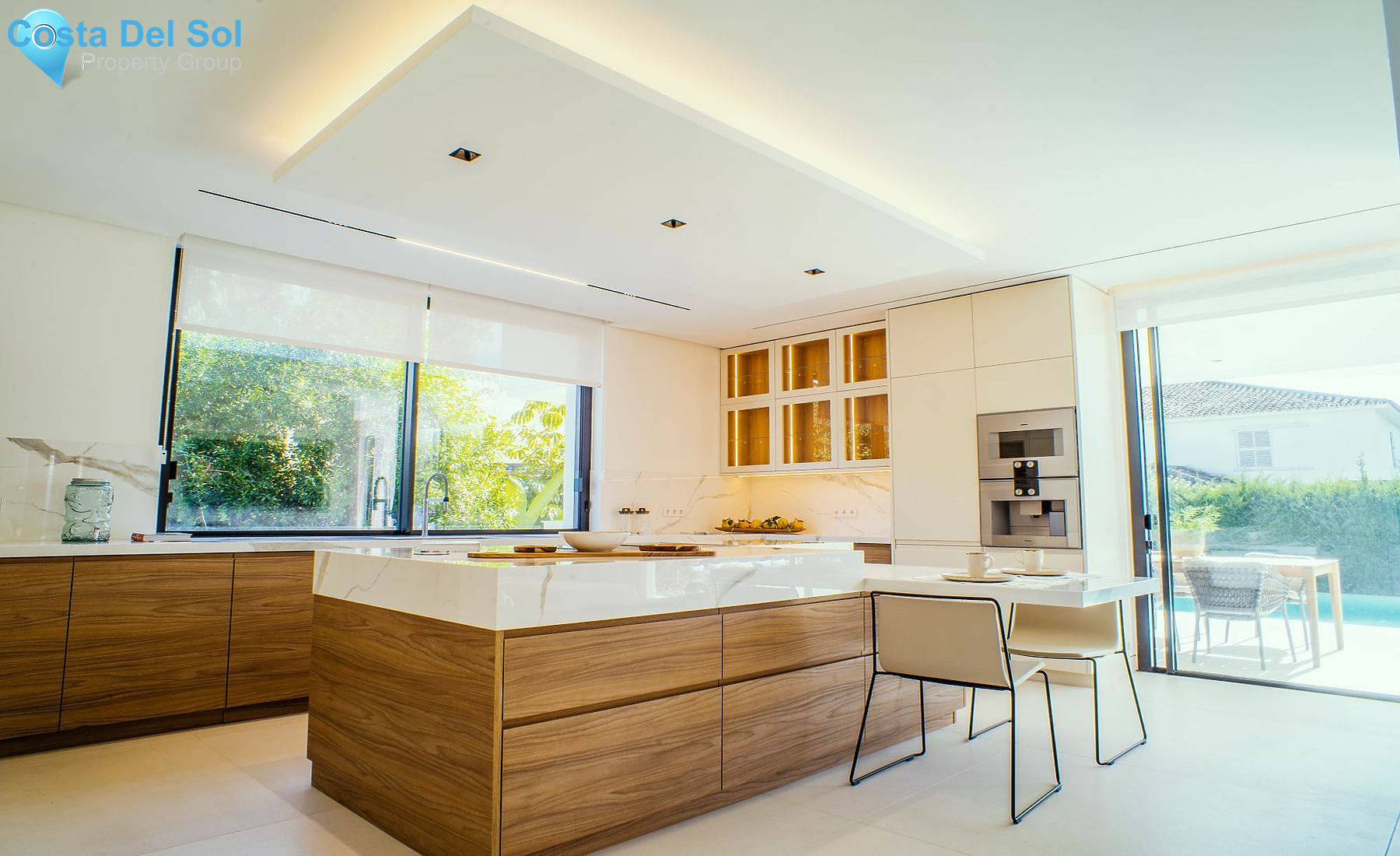 Detached Villa in The Golden Mile-1529862