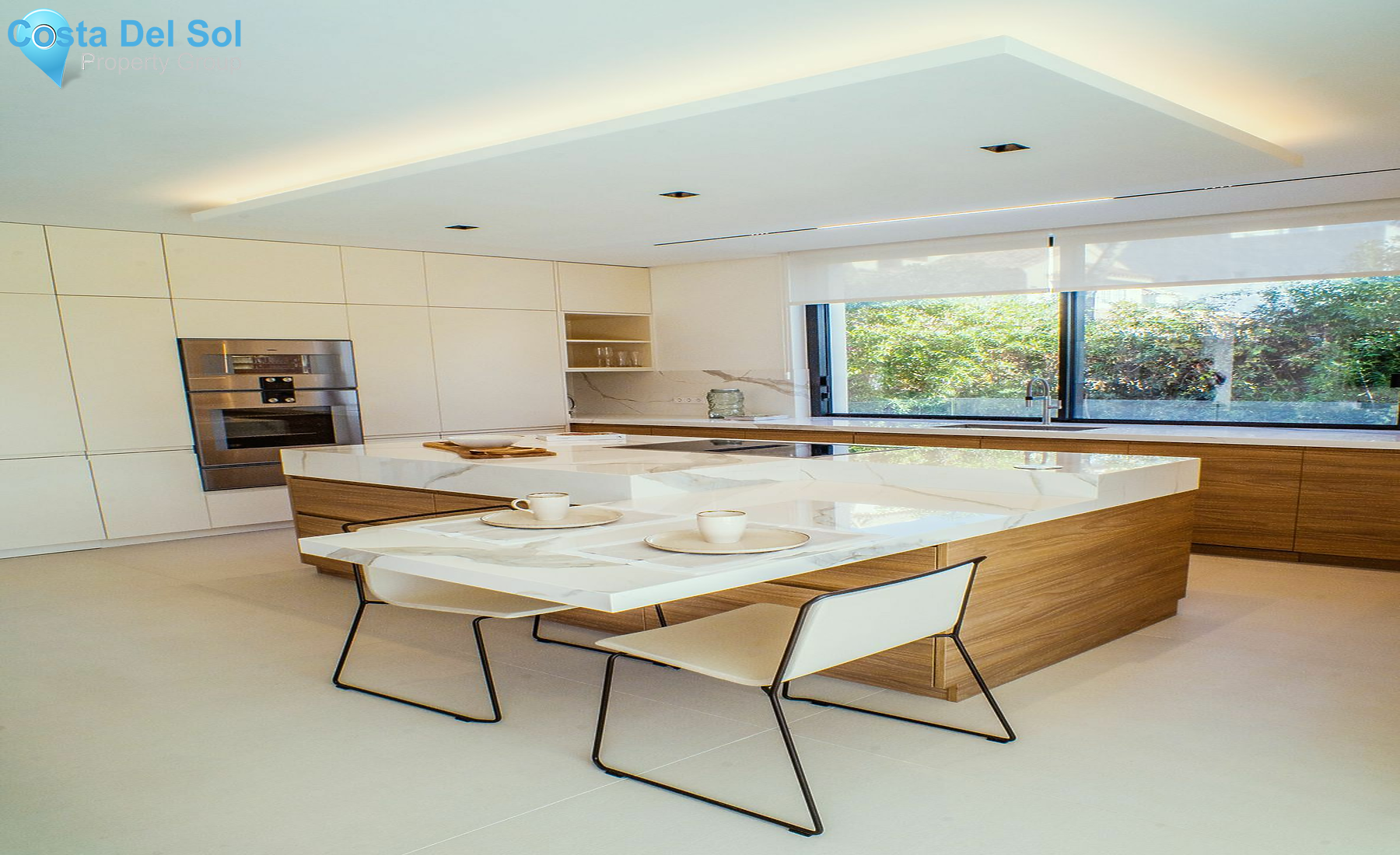 Detached Villa in The Golden Mile-1529863