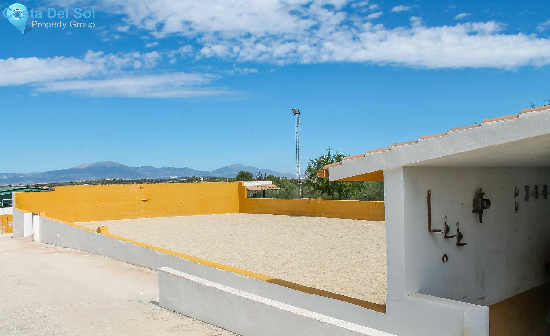 Finca - Cortijo in Alhaurín de la Torre-1132880