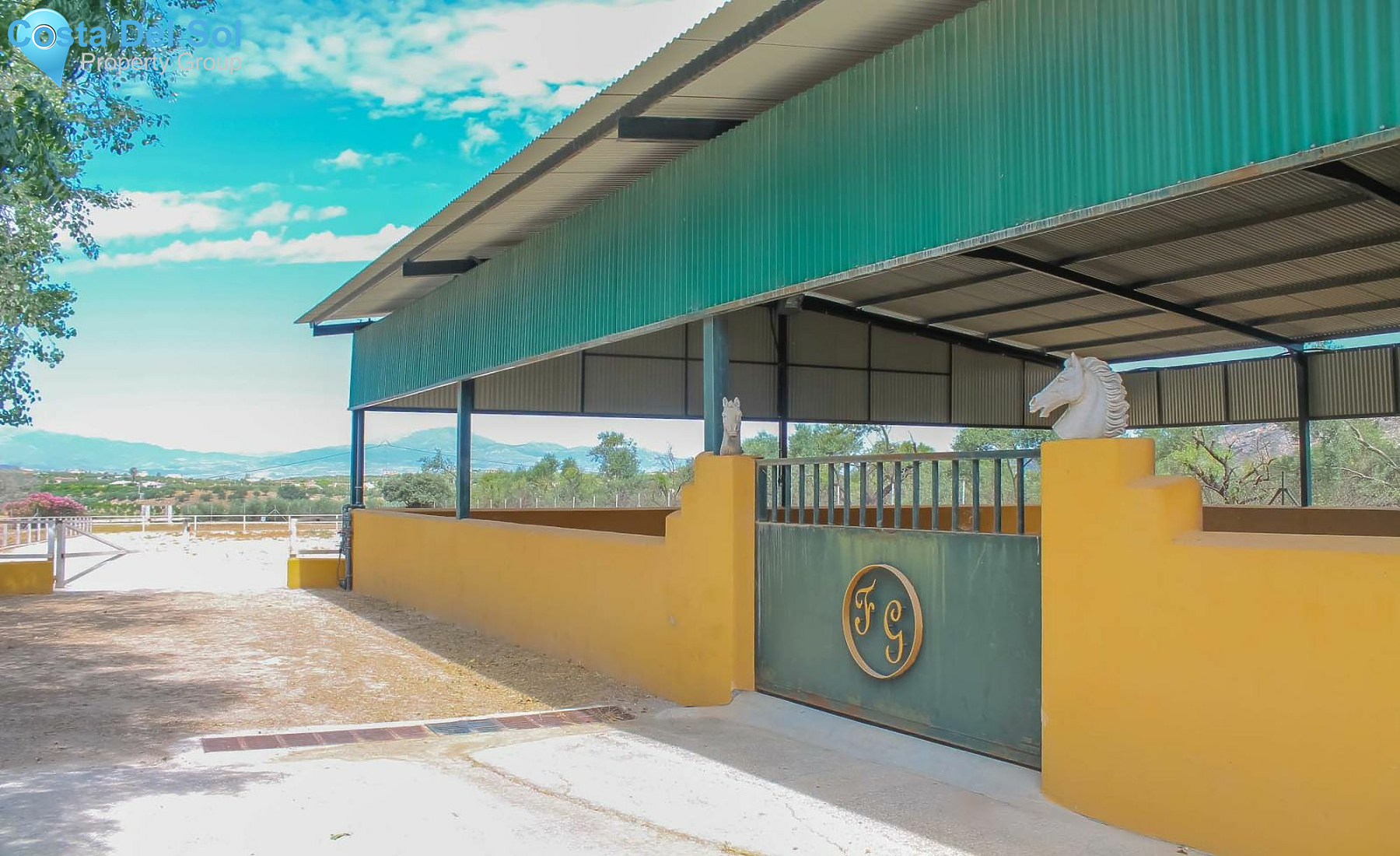 Finca - Cortijo in Alhaurín de la Torre-1132883