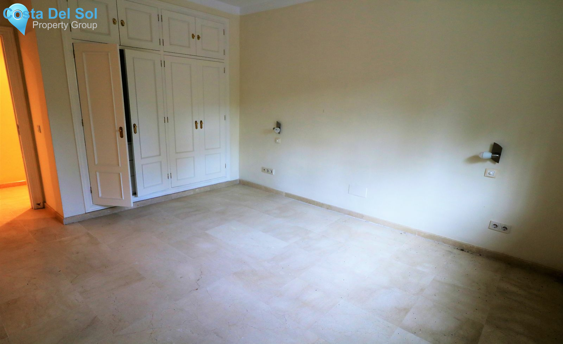 Ground Floor Apartment in Estepona-1175525