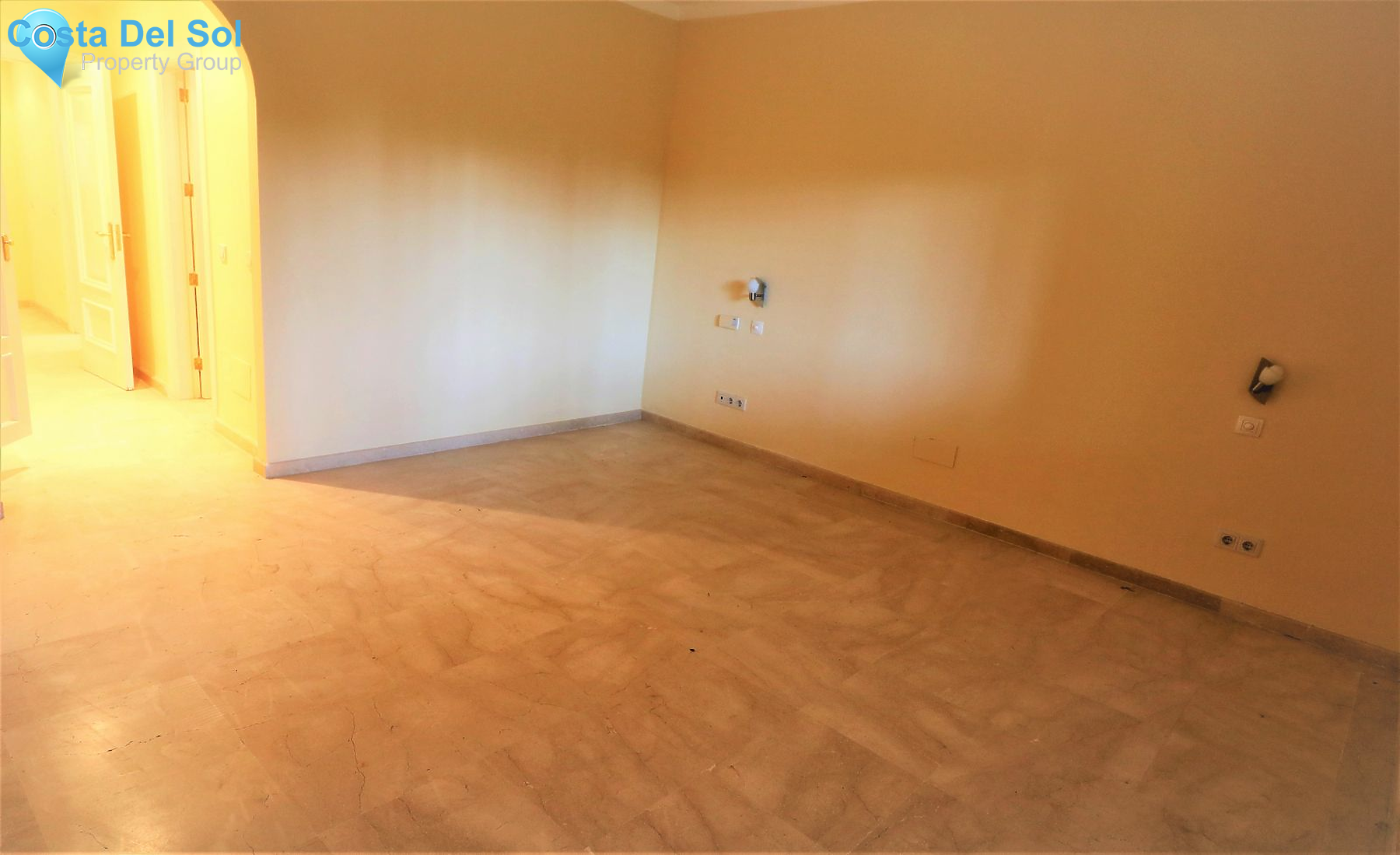 Ground Floor Apartment in Estepona-1175527