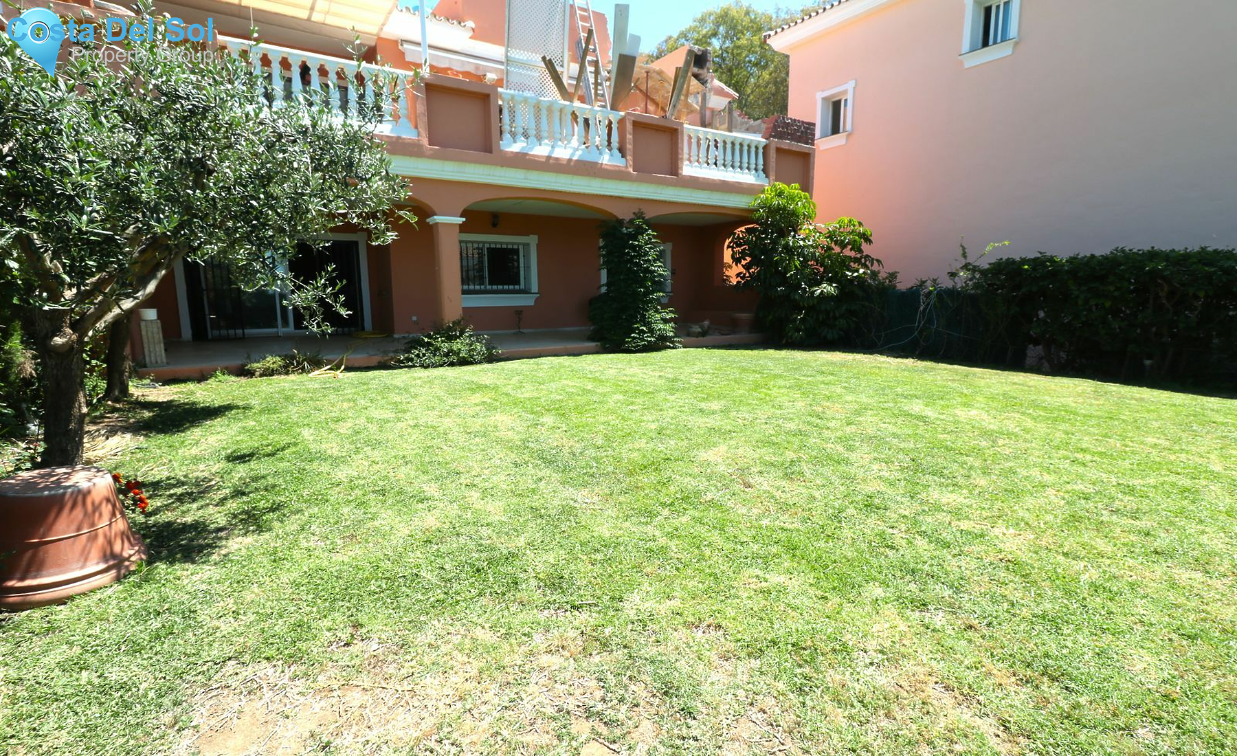 Ground Floor Apartment in Estepona-1175514