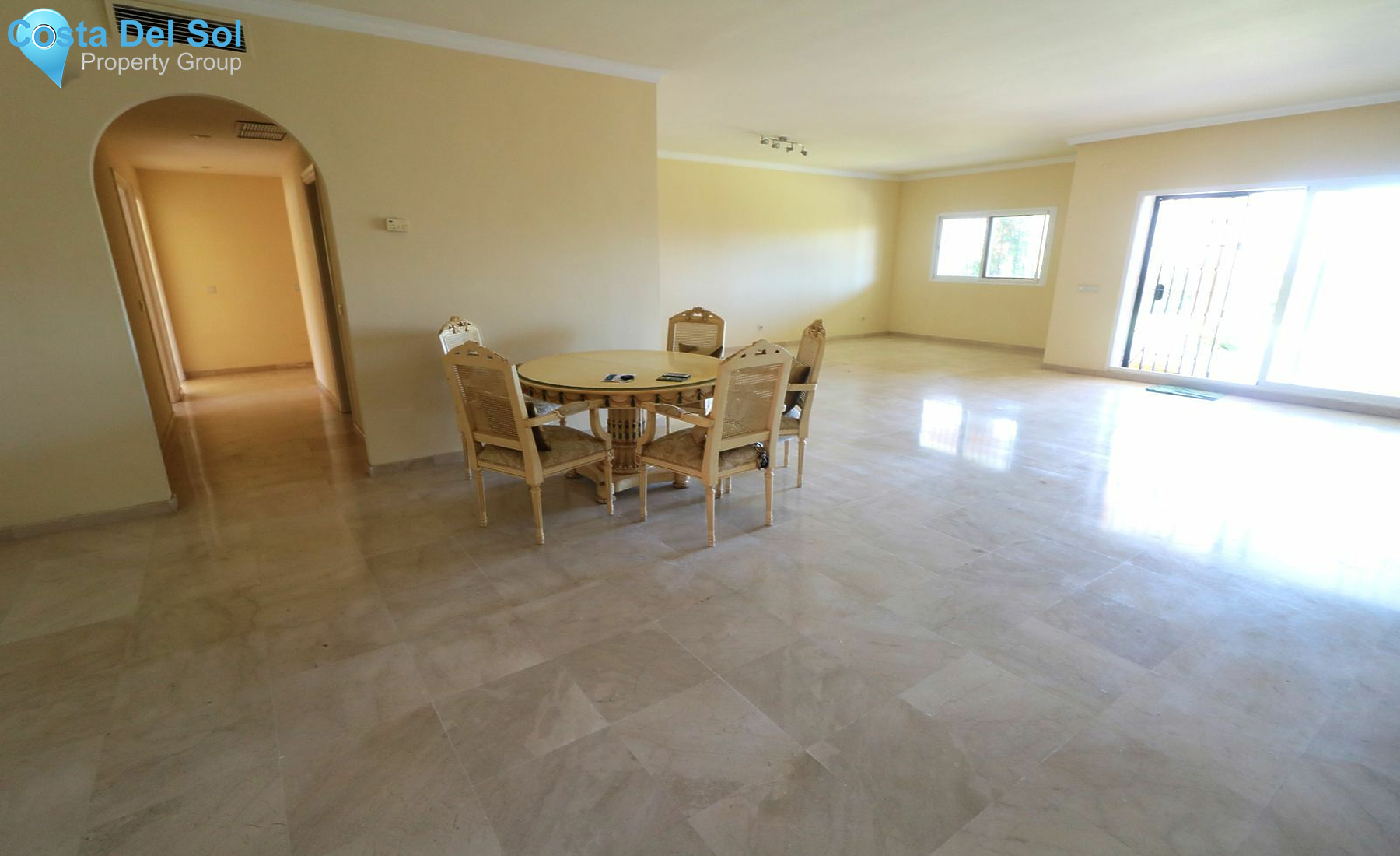Ground Floor Apartment in Estepona-1175515