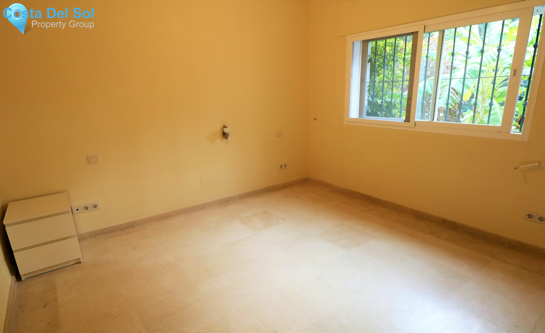 Ground Floor Apartment in Estepona-1175516