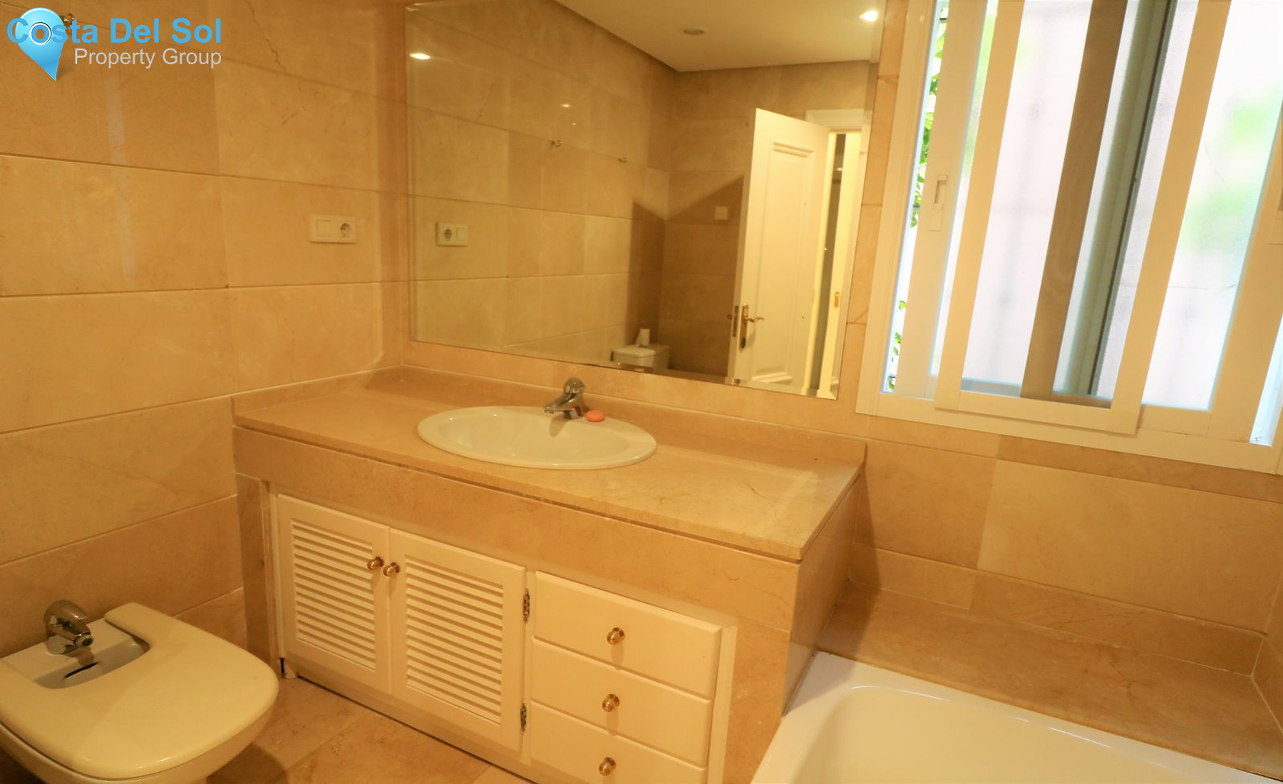 Ground Floor Apartment in Estepona-1175518