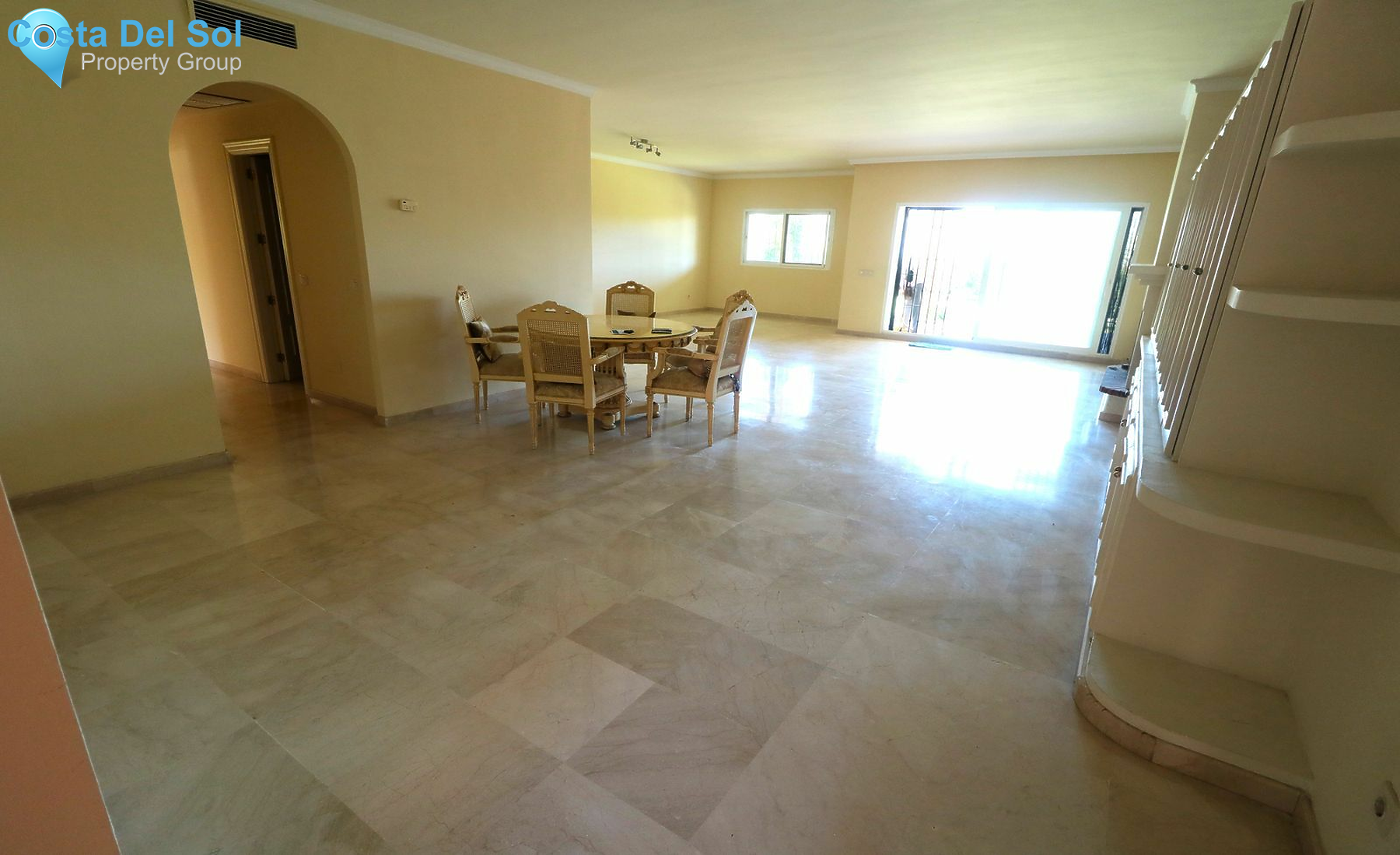 Ground Floor Apartment in Estepona-1175519