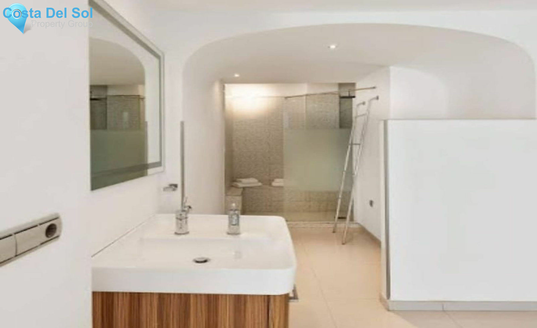 Ground Floor Apartment in Nueva Andalucía-1446077