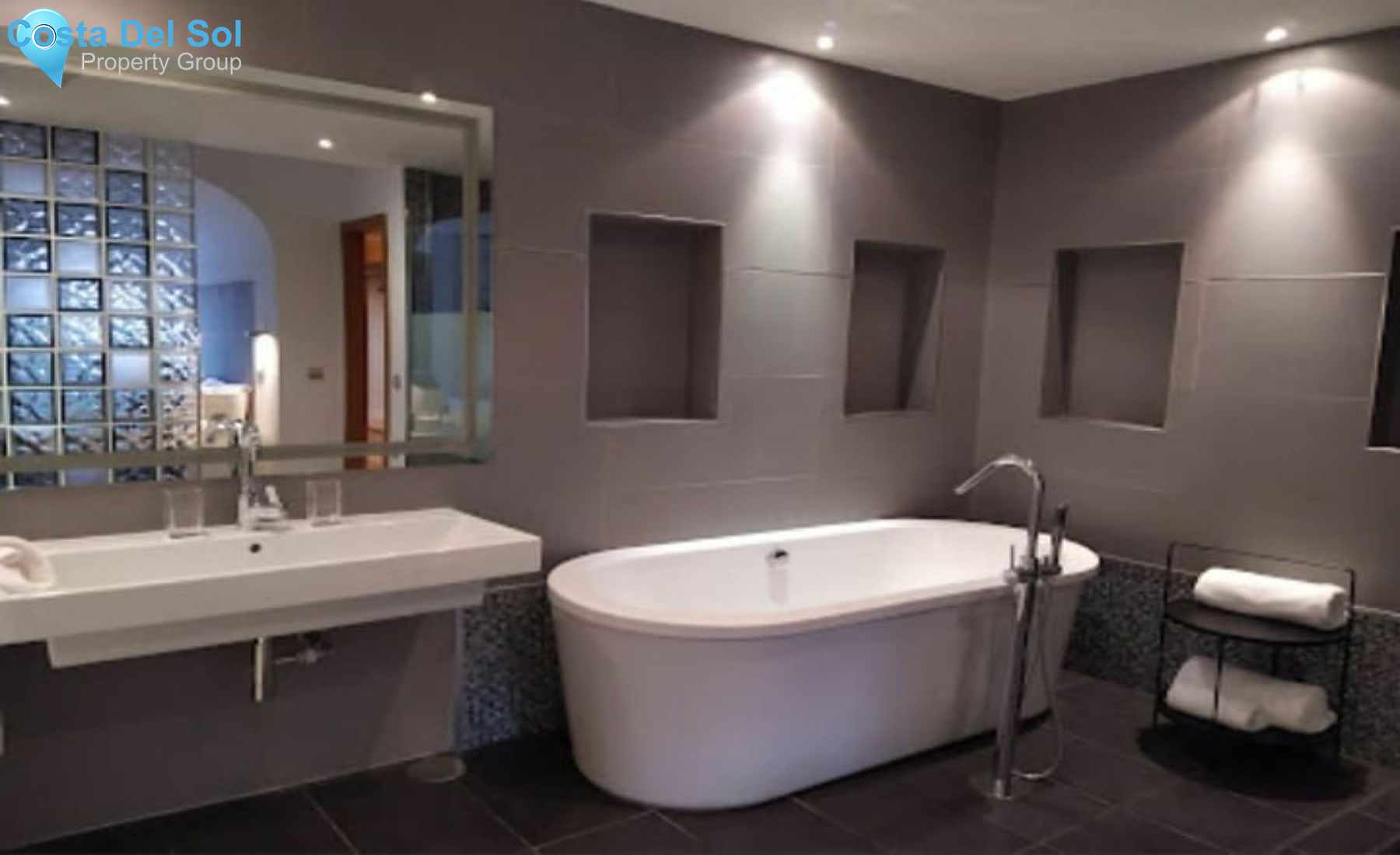 Ground Floor Apartment in Nueva Andalucía-1446084