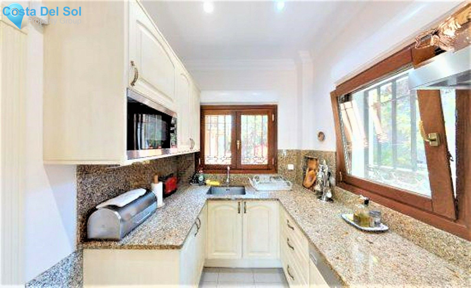 House in Marbella-1257314