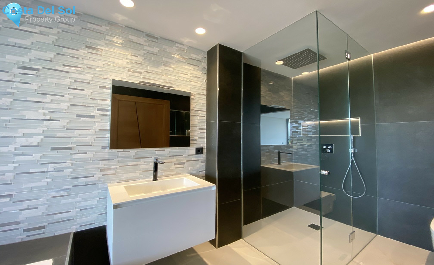 House in San Roque-1455634