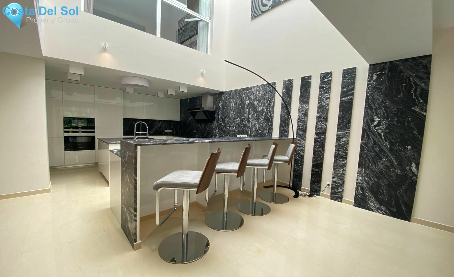 Middle Floor Apartment in Marbella-1484284