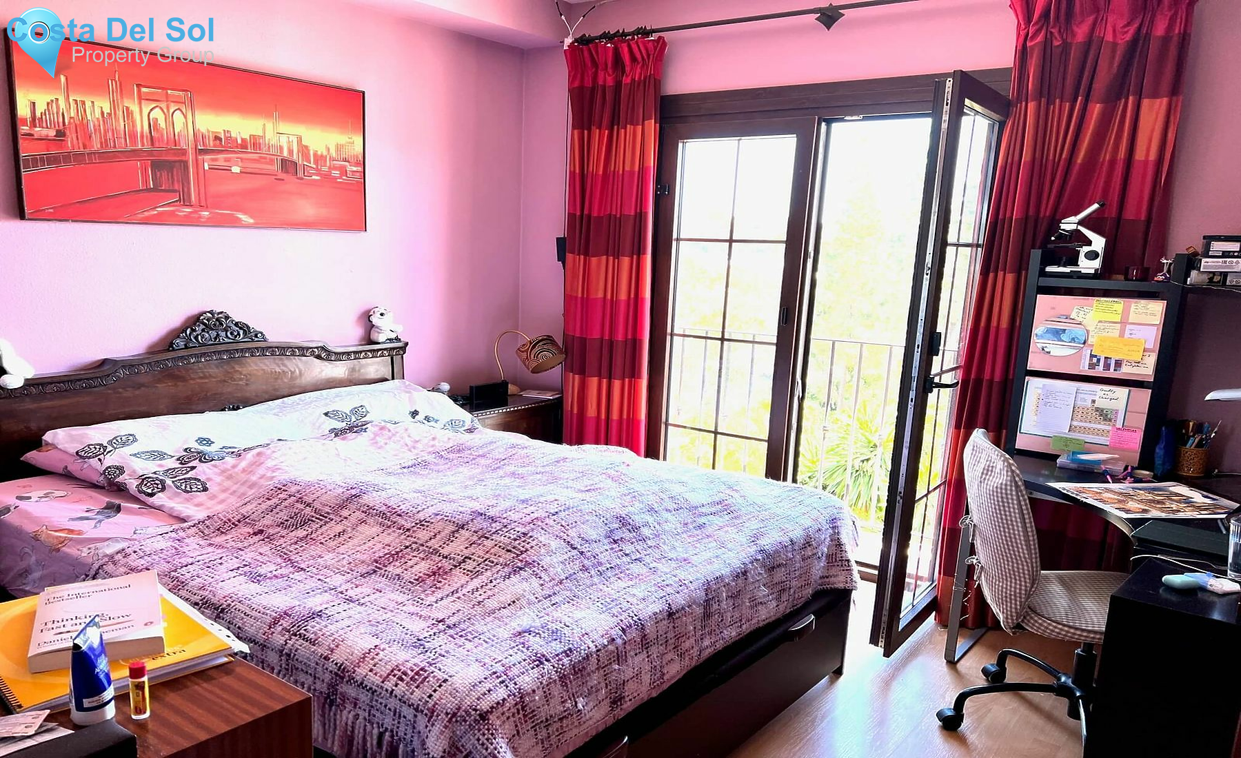 Semi-Detached House in The Golden Mile-1199979