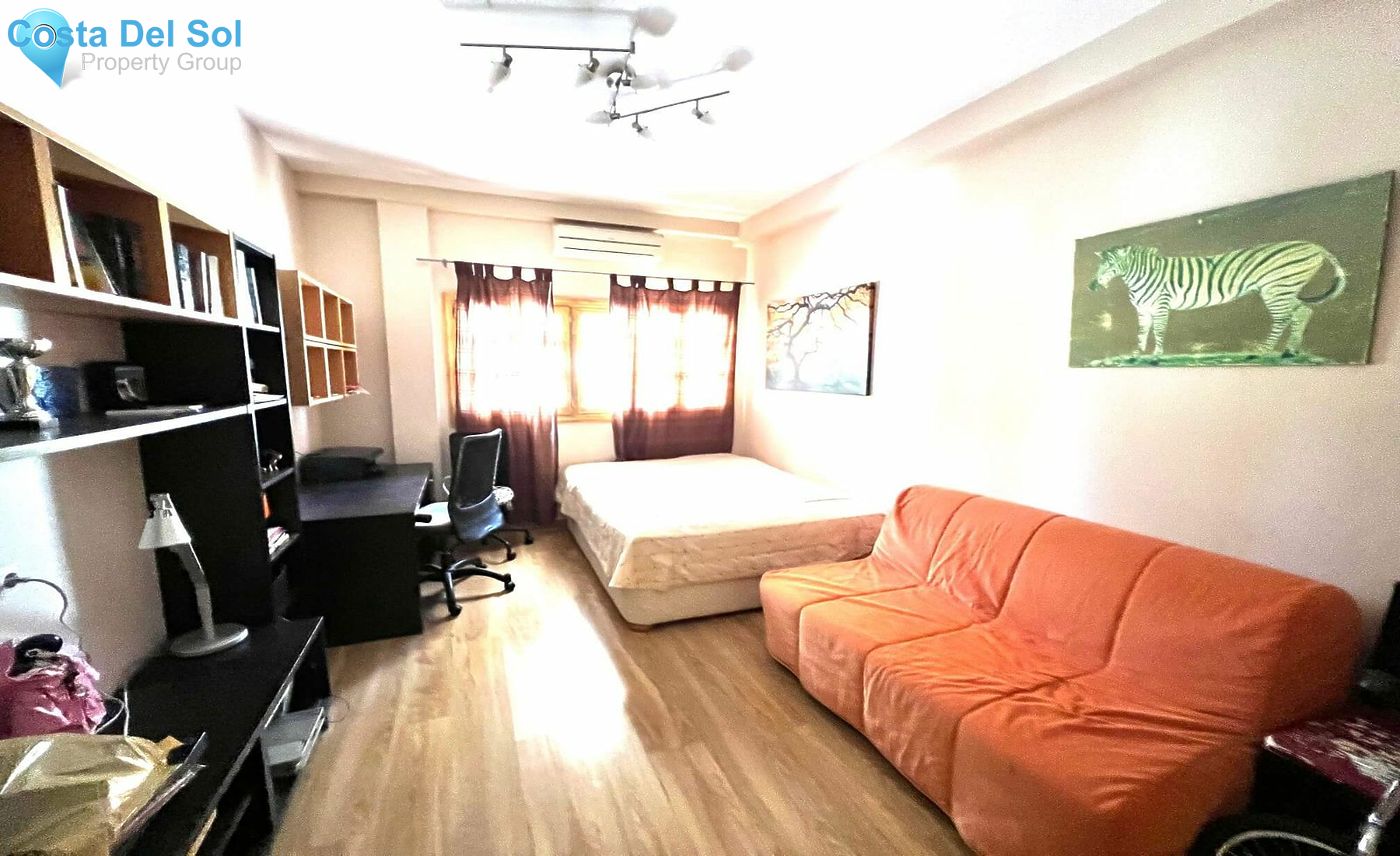 Semi-Detached House in The Golden Mile-1199982