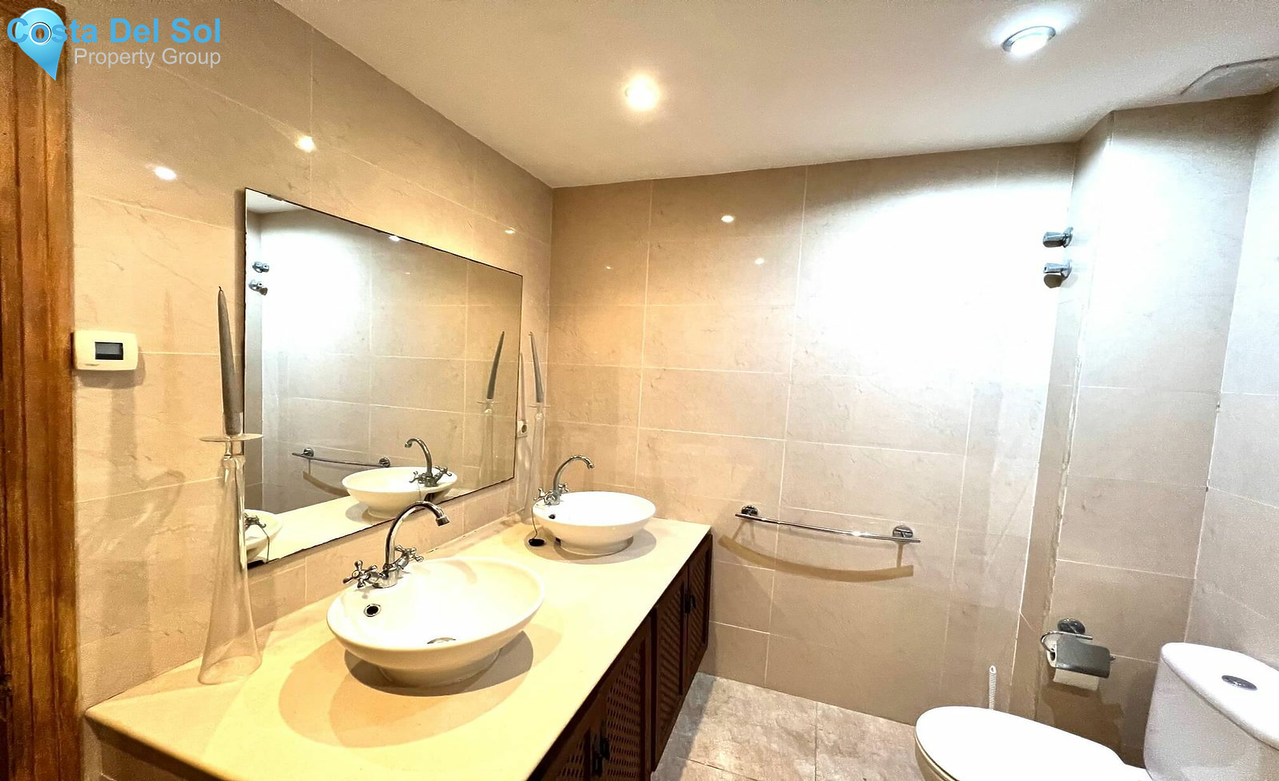 Semi-Detached House in The Golden Mile-1199983