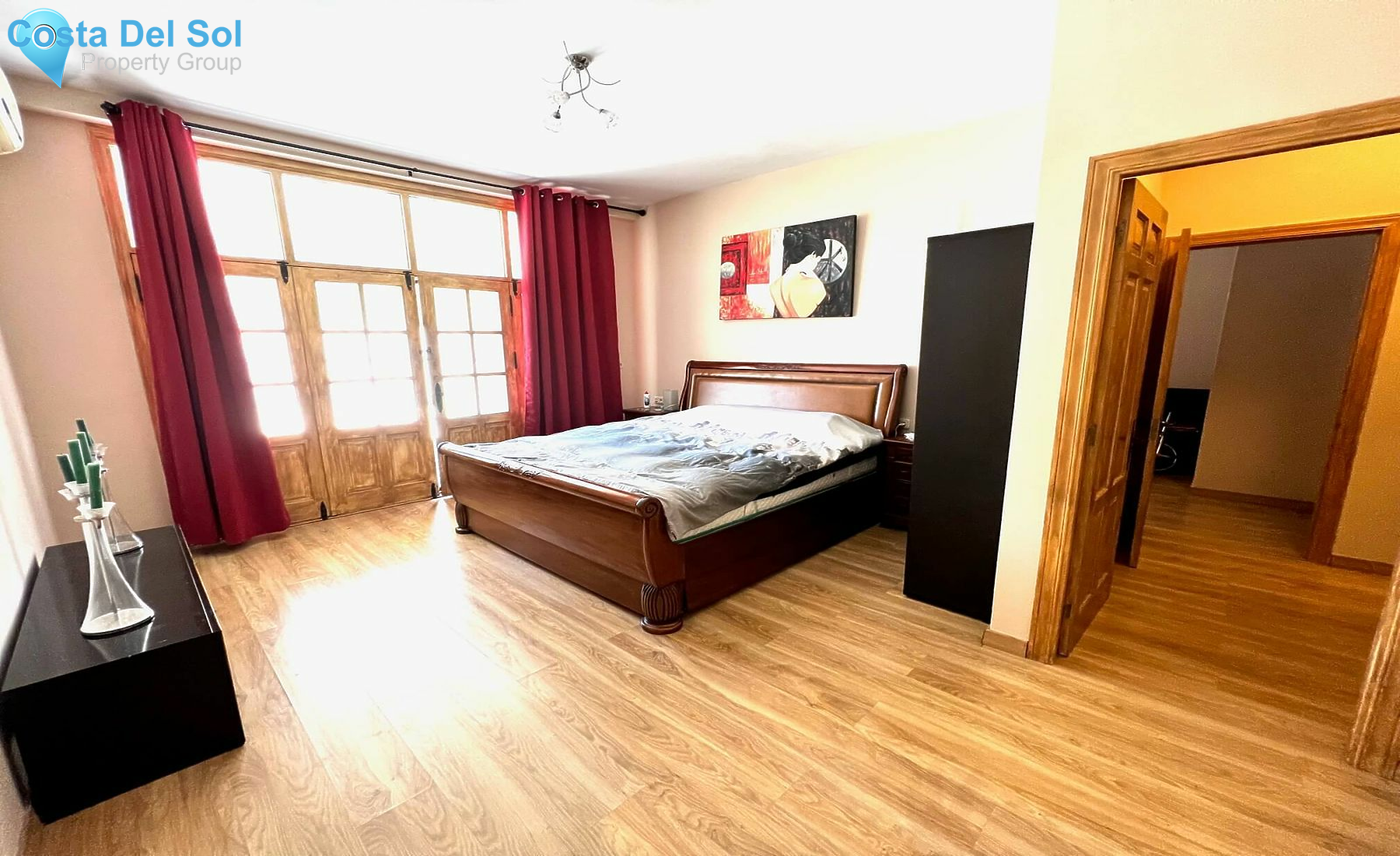 Semi-Detached House in The Golden Mile-1199984