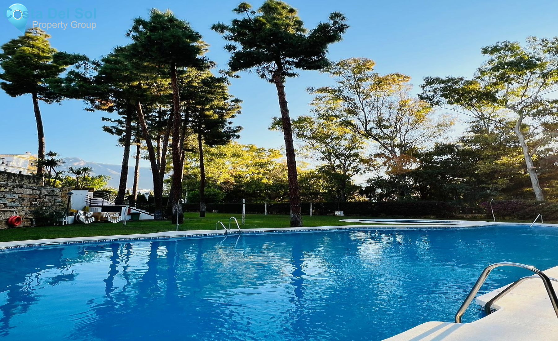 Semi-Detached House in The Golden Mile-1199987