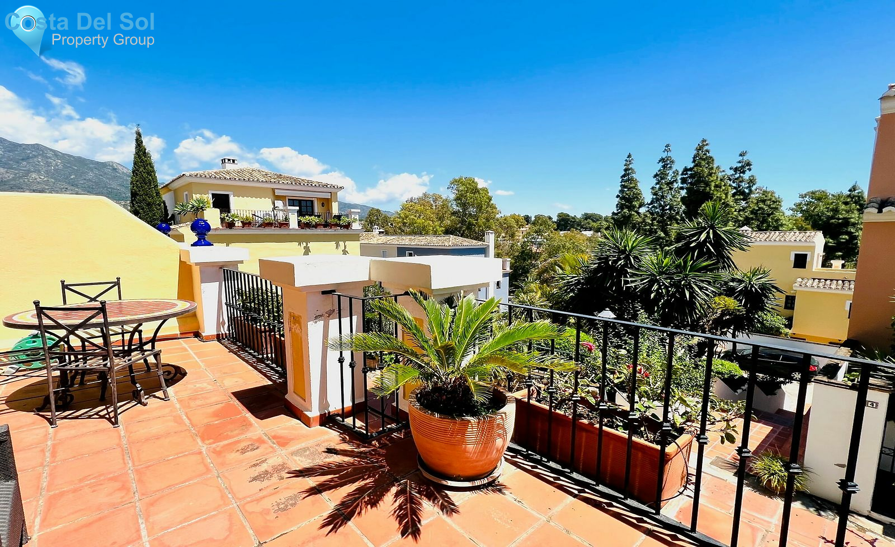 Semi-Detached House in The Golden Mile-1199971