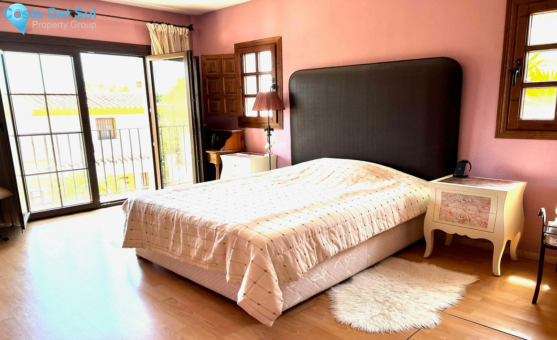 Semi-Detached House in The Golden Mile-1199975